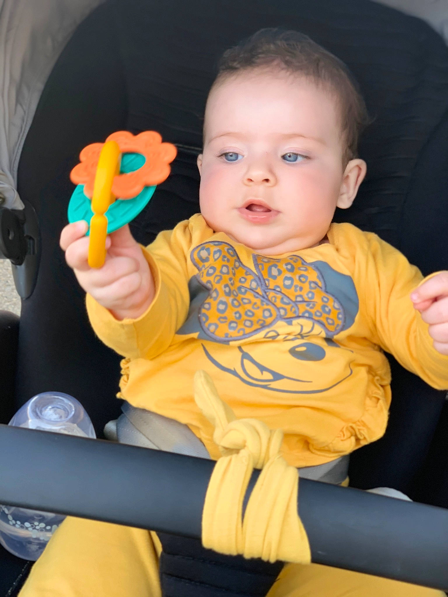 Rubyrose participe au concours pour gagner de l'argent avec cette photo : arm, baby, baby_toddler_clothing, chair, cheek, eye, facial_expression, finger, gesture, hand, happy, head, iris, mammal, mouth, nose, organ, person, product, skin