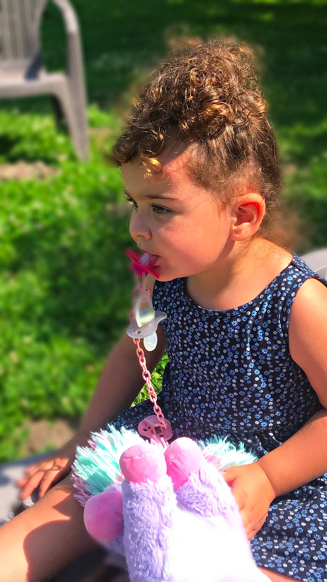 Lylou a rejoint le concours — aidez-le/la à gagner de superbes lots ! baby_toddler_clothing, child, event, fun, grass, green, happy, leisure, magenta, pattern, people, people_in_nature, person, photograph, pink, recreation, snapshot, spring, summer, sweetness