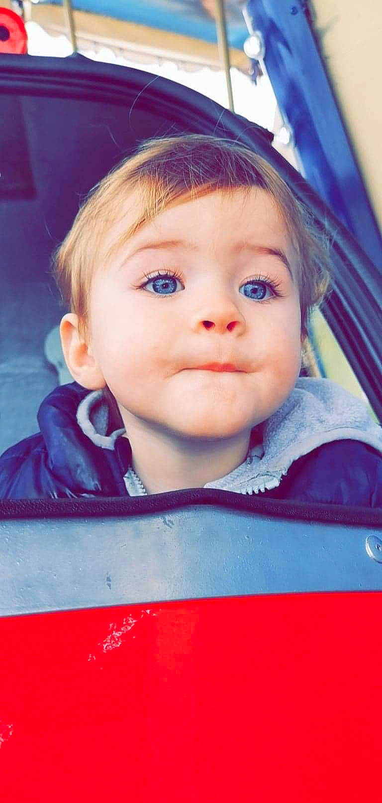 Keylan participe au concours pour gagner de l'argent avec cette photo : baby, blond, cheek, child, child_model, chin, eye, eyebrow, face, facial_expression, forehead, hair, hairstyle, head, iris, lip, nose, person, skin, smile