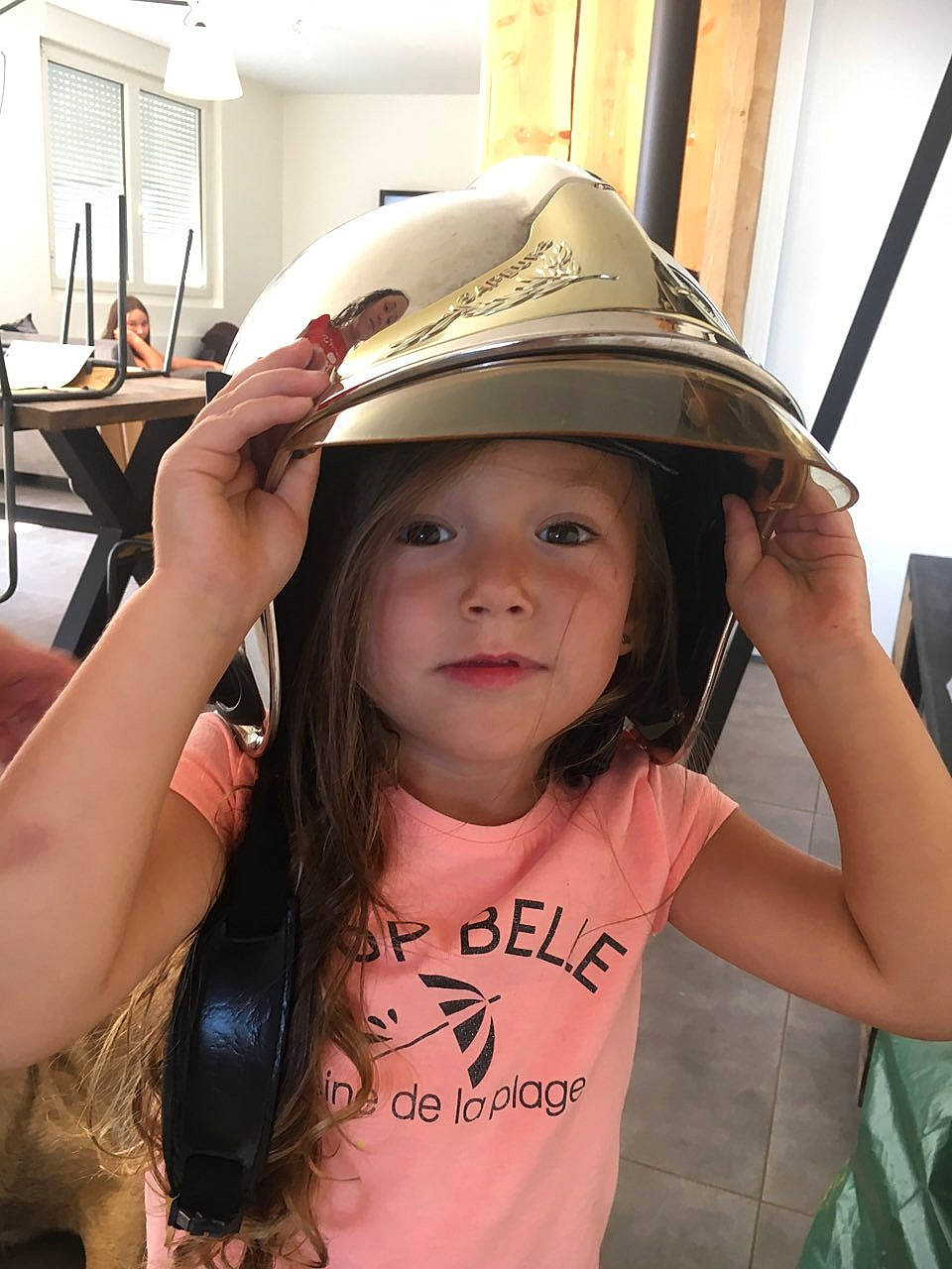 Azra participe au concours pour gagner de l'argent avec cette photo : blurred, clothing, fashion_accessory, hat, headgear, headwear, helmet, person, personal_protective_equipment, sun_hat