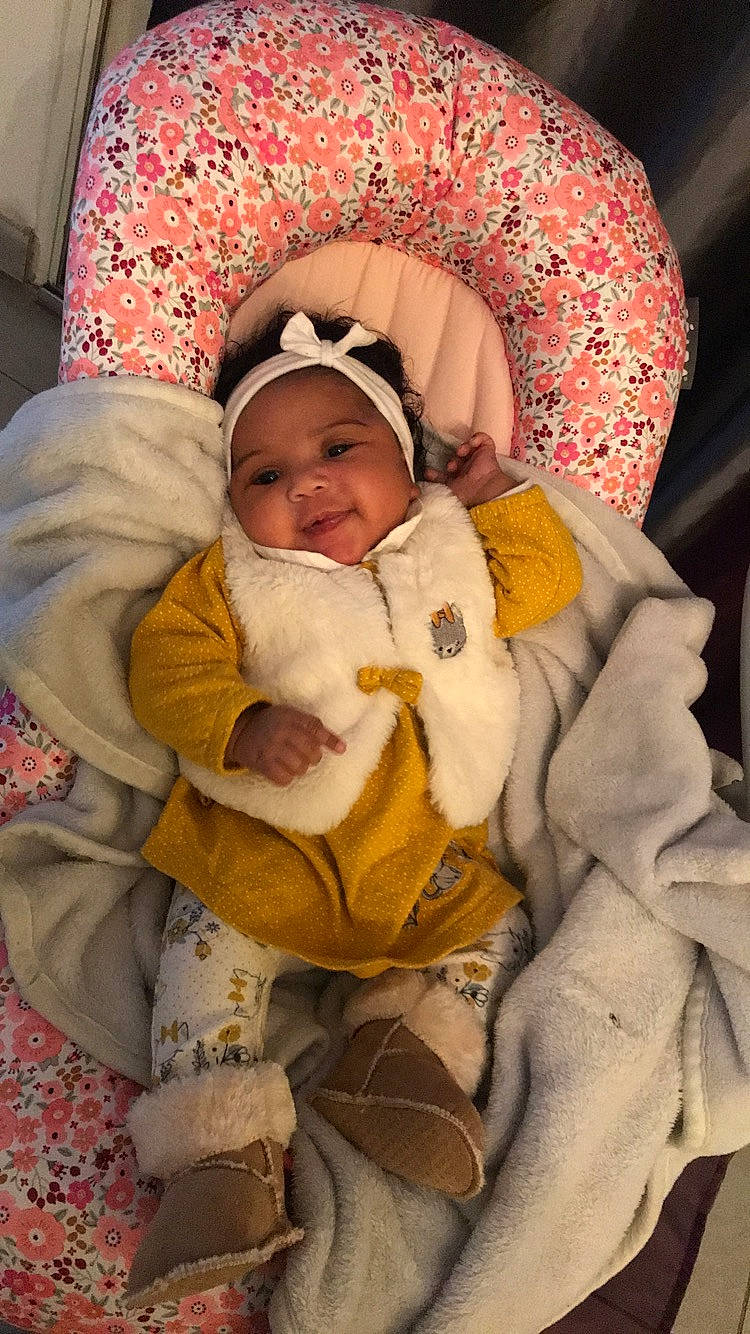 Lily participe au concours pour gagner de l'argent avec cette photo : baby, child, headwear, person, sleep, toddler