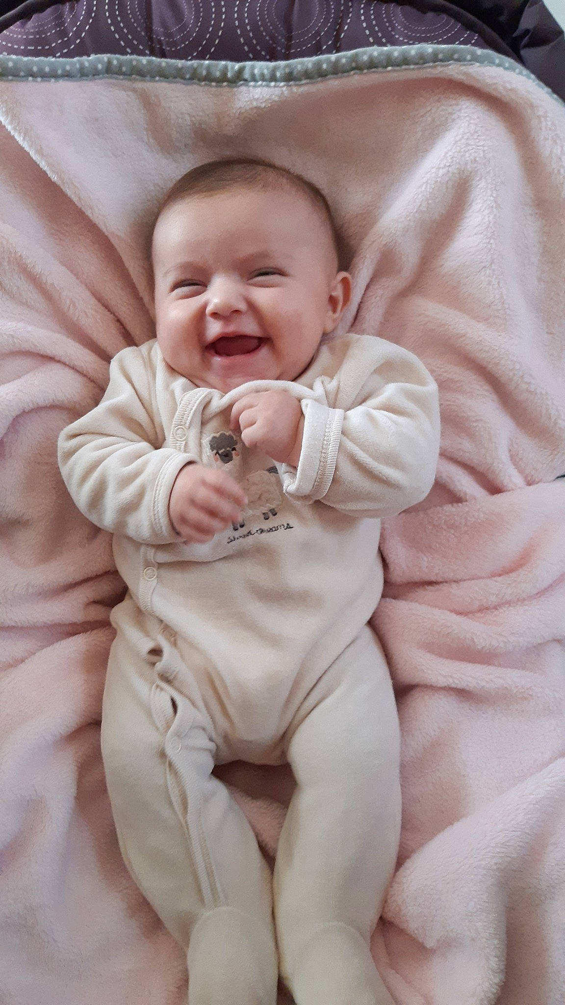 Mélyne a rejoint le concours — aidez-le/la à gagner de superbes lots ! baby, baby_sleeping, cheek, child, facial_expression, person, skin, toddler