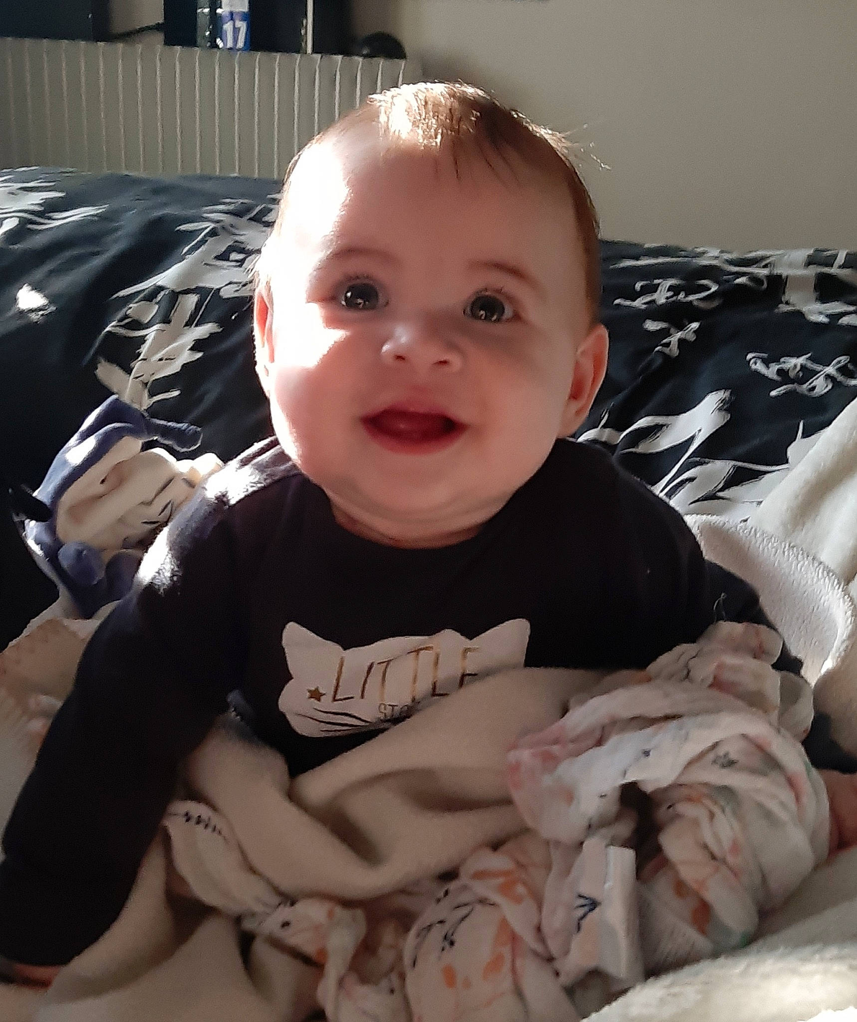 Angèle a rejoint le concours — aidez-le/la à gagner de superbes lots ! baby, cheek, child, facial_expression, head, person, skin, smile, toddler