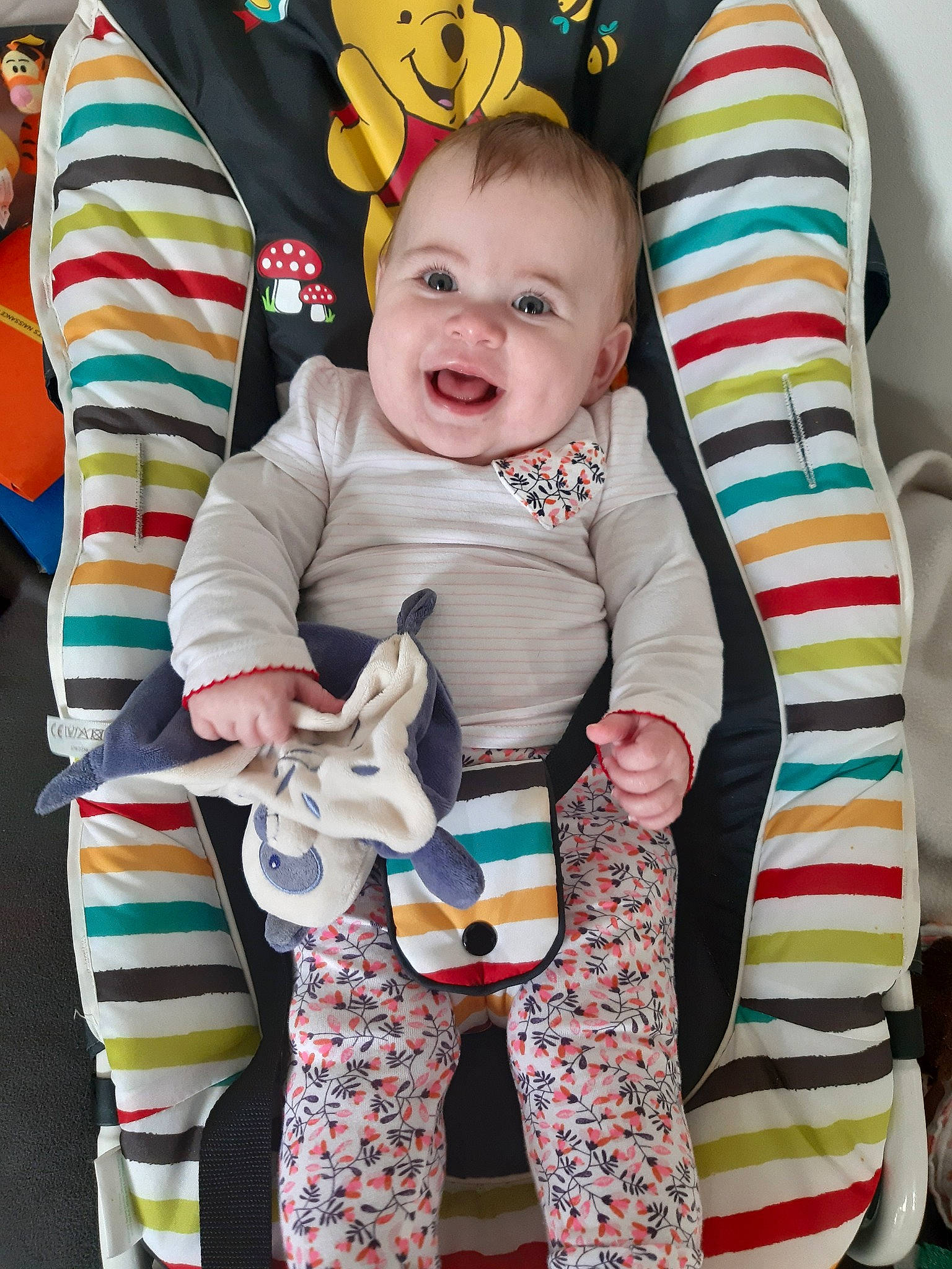 Angèle participe au concours pour gagner de l'argent avec cette photo : baby, baby_products, baby_toddler_clothing, child, fawn, happy, pajamas, people, person, play, product, skin, smile, toddler