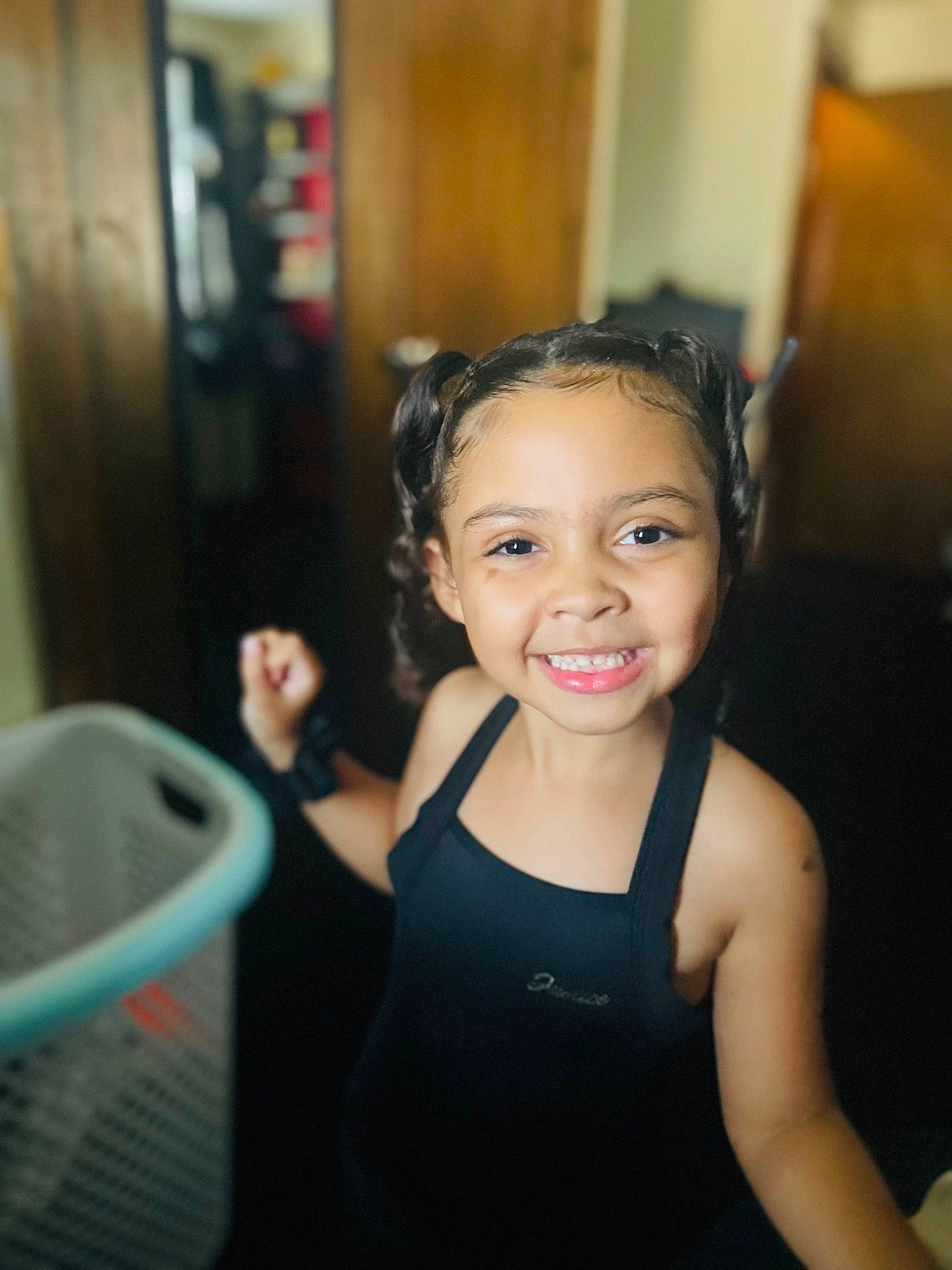 Elizabeth is registered to the contest to win money with this photo: abdomen, active_tank, arm, blond, chest, elbow, eye, eyelash, flash_photography, fun, hairstyle, happy, human_body, joy, long_hair, neck, person, sleeveless_shirt, smile, toddler