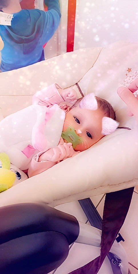 Mila participe au concours pour gagner de l'argent avec cette photo : arm, baby, baby_products, child, comfort, doll, event, eyelash, fashion_accessory, human_leg, nail, person, pink, skin, stuffed_toy, teddy_bear, thigh, thumb, toddler, toy