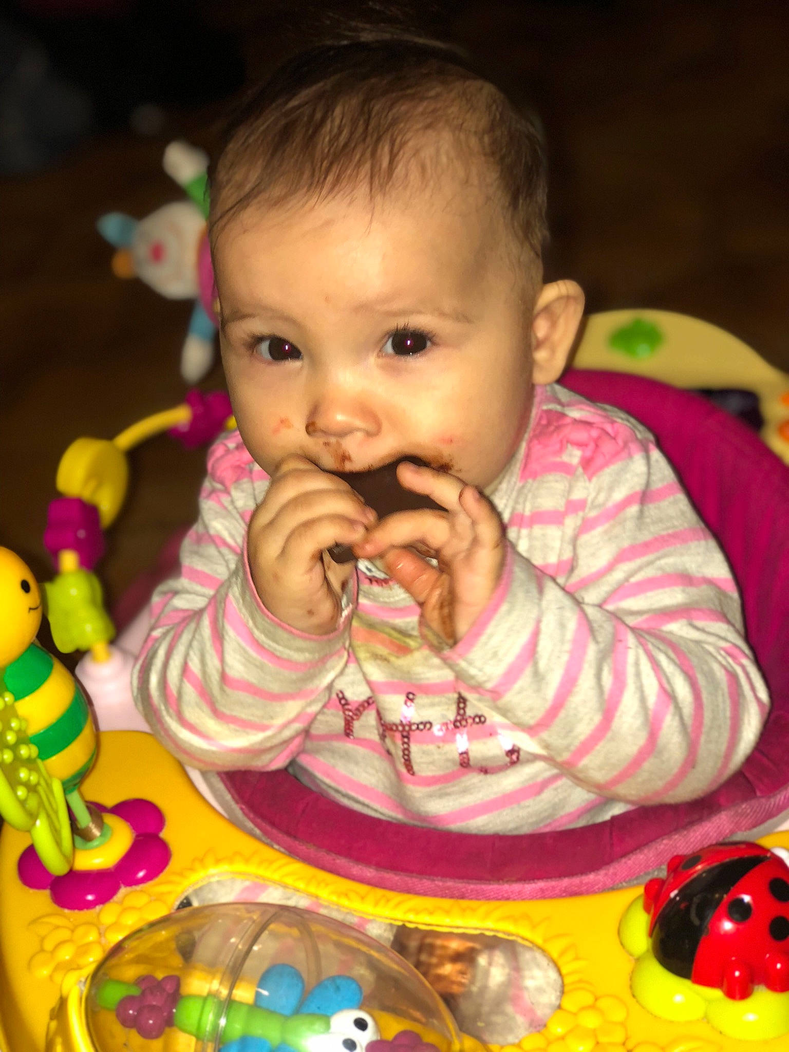 Hélèna a rejoint le concours — aidez-le/la à gagner de superbes lots ! cheek, child, eating, eye, fun, infant, iris, joy, person, play, product, skin, smile, sweetness, toddler, toy