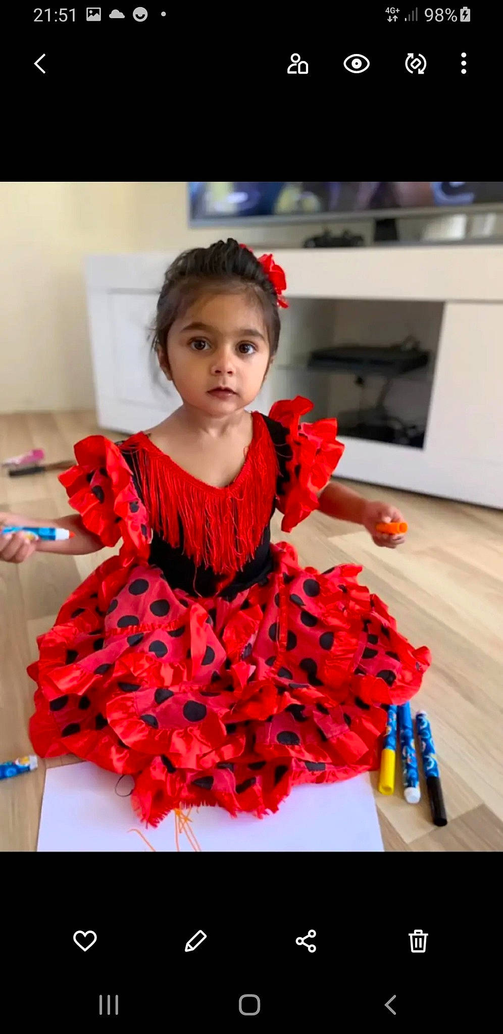 Tahicyana participe au concours pour gagner de l'argent avec cette photo : baby_toddler_clothing, child, dance, dancer, day_dress, dress, entertainment, event, fashion_design, magenta, pattern, performing_arts, person, red, ruffle, sleeve, t_shirt, television, toddler, trunk