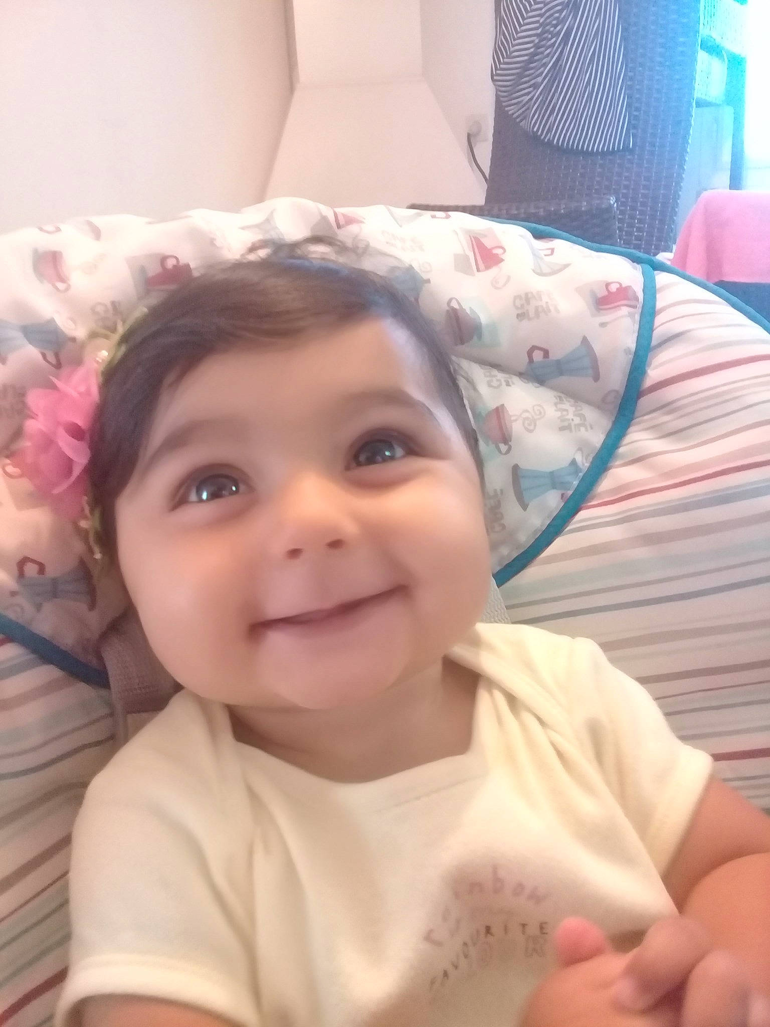 Tahicyana participe au concours pour gagner de l'argent avec cette photo : baby, beauty, cheek, child, eye, eyebrow, face, facial_expression, forehead, fun, happy, head, joy, lip, mouth, nose, person, pink, selfie, skin