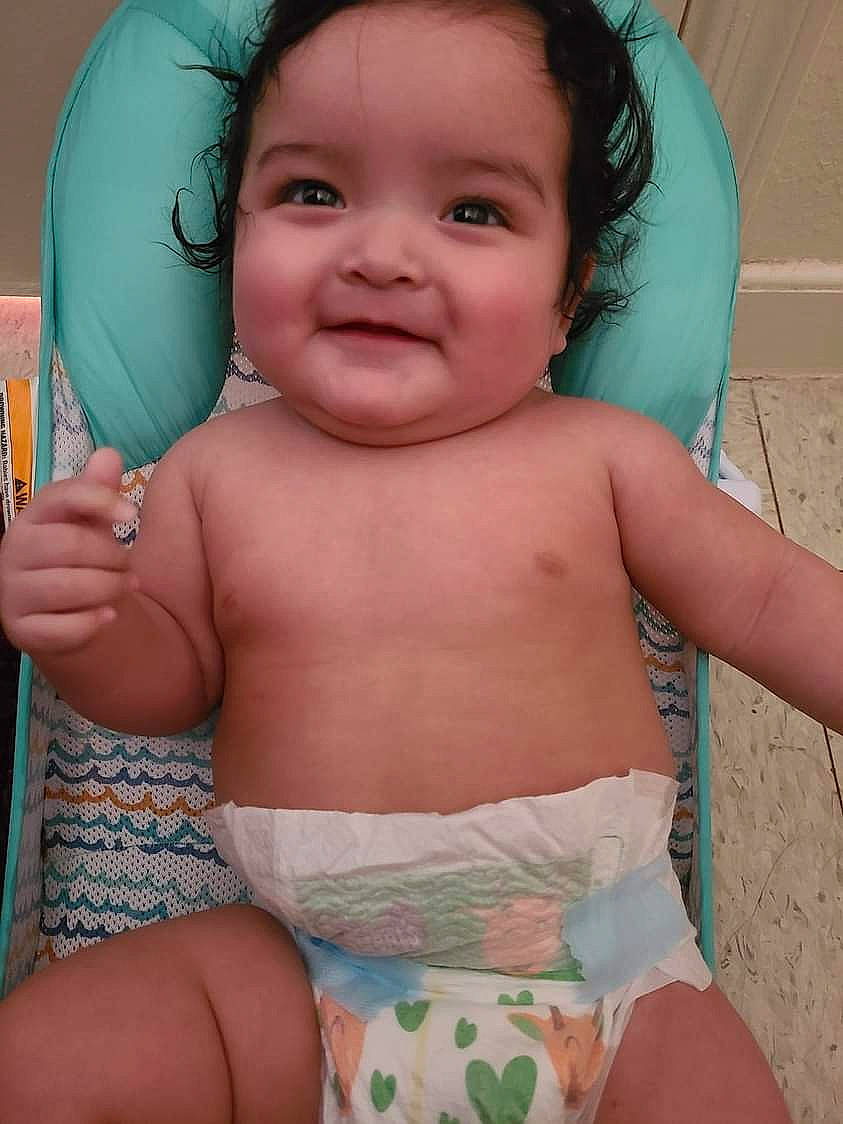 Emilio is registered to the contest to win money with this photo: arm, blue, cheek, chin, eye, eyebrow, face, hairstyle, head, human_body, iris, joy, lip, mouth, muscle, neck, nose, organ, person, skin