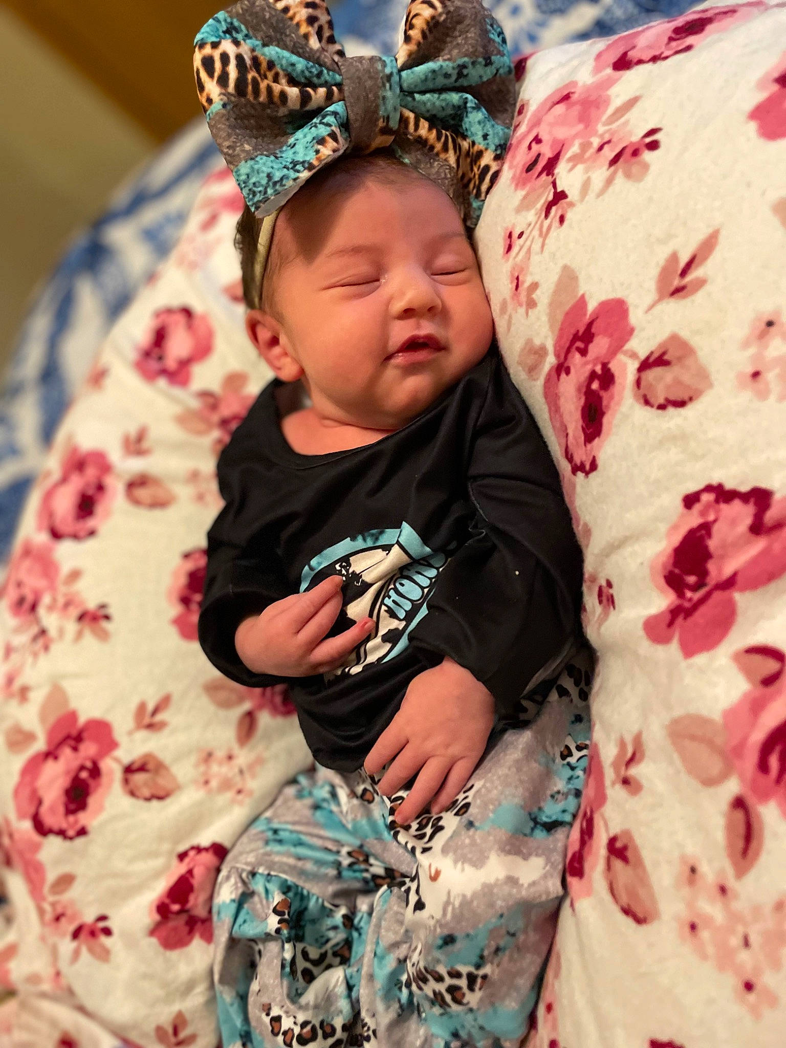 Melanie is registered to the contest to win money with this photo: baby, baby_toddler_clothing, child, cool, eye, face, fun, grass, happy, head, headgear, mammal, pattern, person, pink, skin, sleeve, t_shirt, textile, toddler