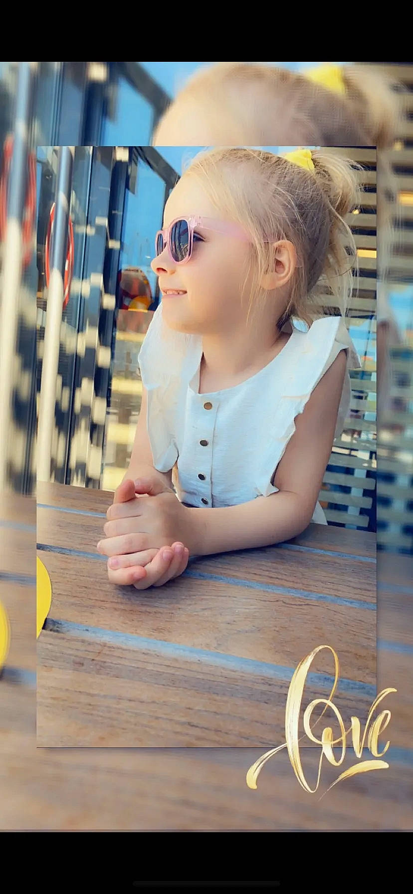 Jade participe au concours pour gagner de l'argent avec cette photo : arm, baby_toddler_clothing, child, cool, electric_blue, eyewear, flooring, fun, glasses, goggles, happy, leisure, person, sleeve, standing, street_fashion, sunglasses, textile, toddler, vision_care