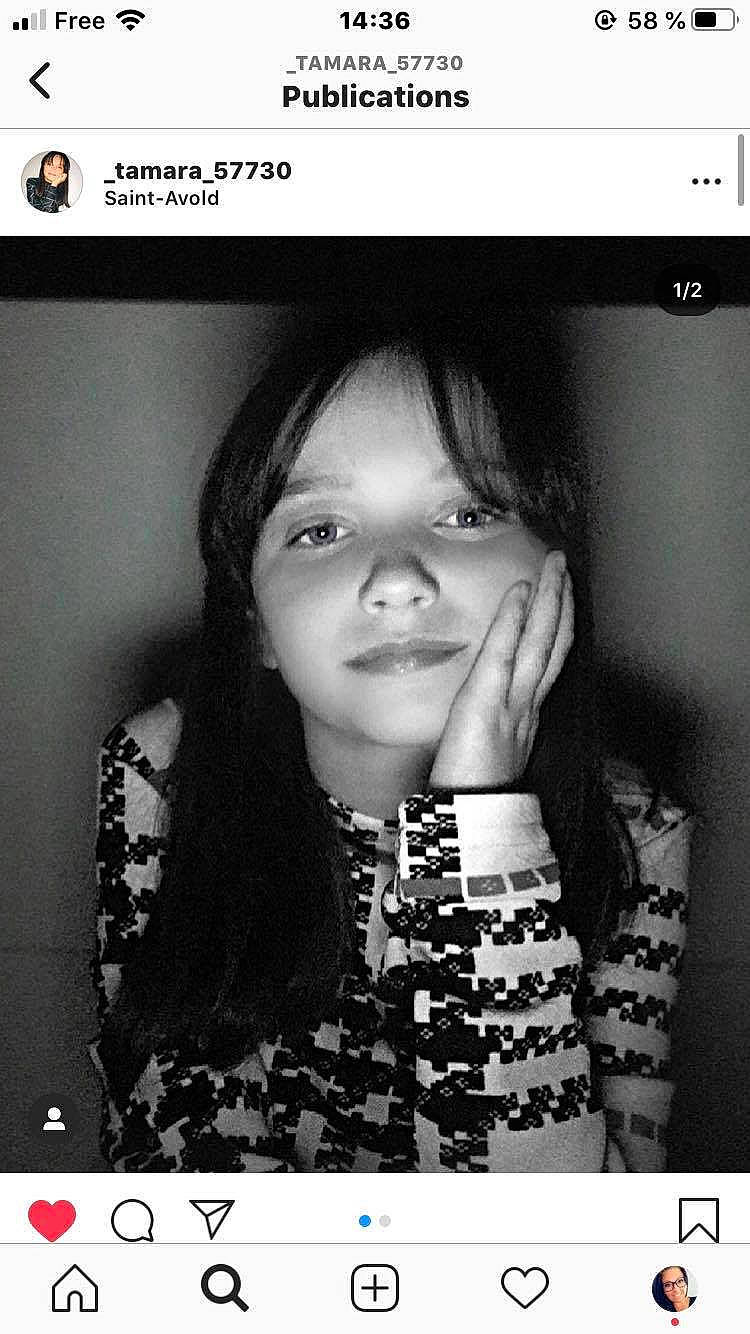 Tamara participe au concours pour gagner de l'argent avec cette photo : adaptation, black, black_and_white, black_hair, chin, eyebrow, eyelash, flash_photography, font, hair, hairstyle, happy, monochrome_photography, nose, people, person, photograph, product, skin, style