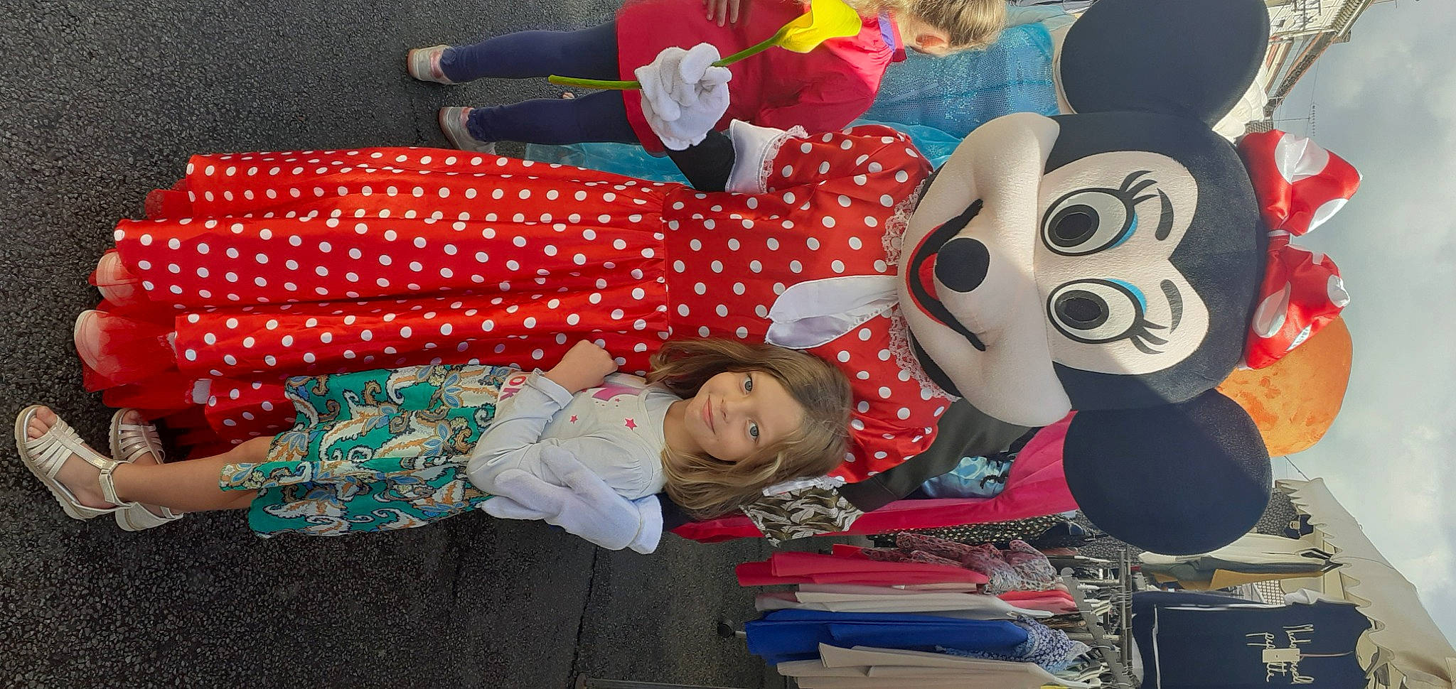 Maelys a rejoint le concours — aidez-le/la à gagner de superbes lots ! carmine, child, christmas_eve, clothing, event, fun, happy, holiday, joy, lap, leisure, mascot, pattern, person, plush, recreation, sock, stuffed_toy, textile, toddler