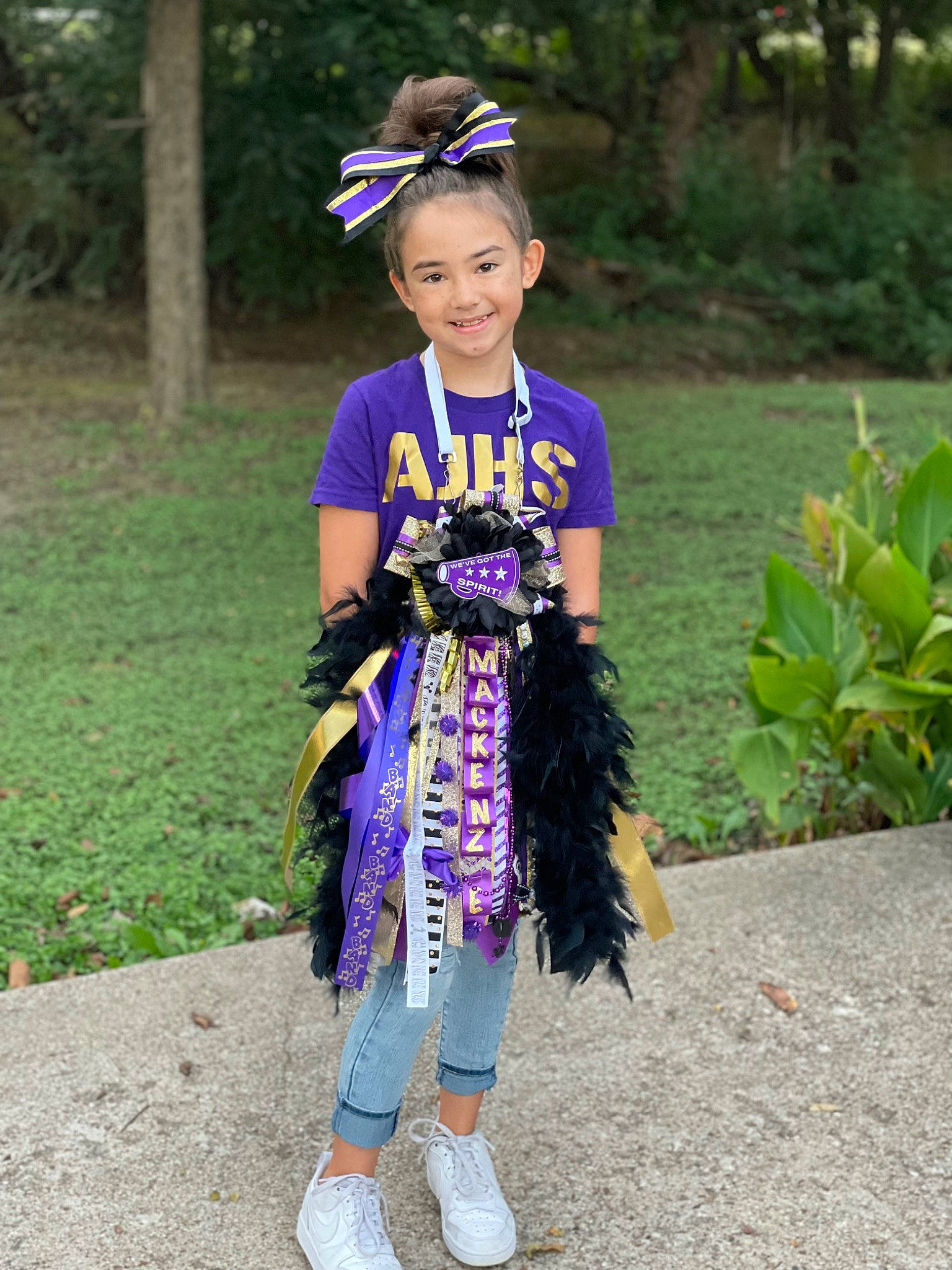 Mackenzee joined the competition — help win amazing prizes! cap, electric_blue, face, fashion_accessory, fun, grass, happy, head, jeans, joy, magenta, pattern, person, plant, purple, recreation, smile, soil, street_fashion, t_shirt