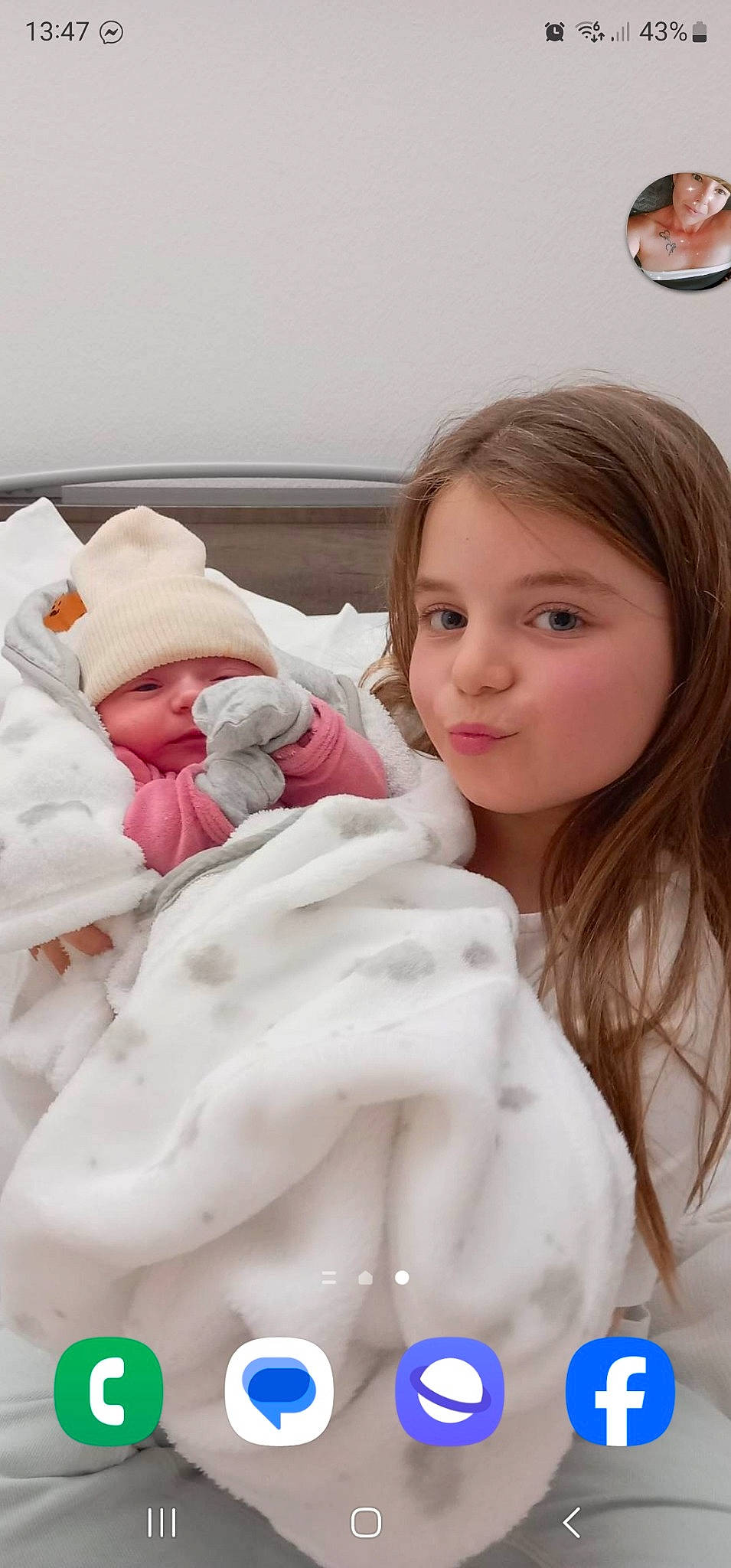 Amélie participe au concours pour gagner de l'argent avec cette photo : baby, baby_products, baby_sleeping, baby_toddler_clothing, cheek, child, comfort, eyelash, fur, happy, headwear, linens, lip, mammal, person, portrait_photography, sitting, skin, smile, textile