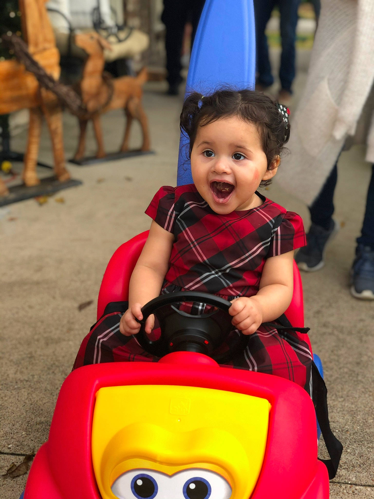 Alessandra is registered to the contest to win money with this photo: cheek, child, face, fawn, fun, happy, leisure, people, person, product, recreation, skin, smile, surprise, toddler, tourism, travel, vacation, yellow