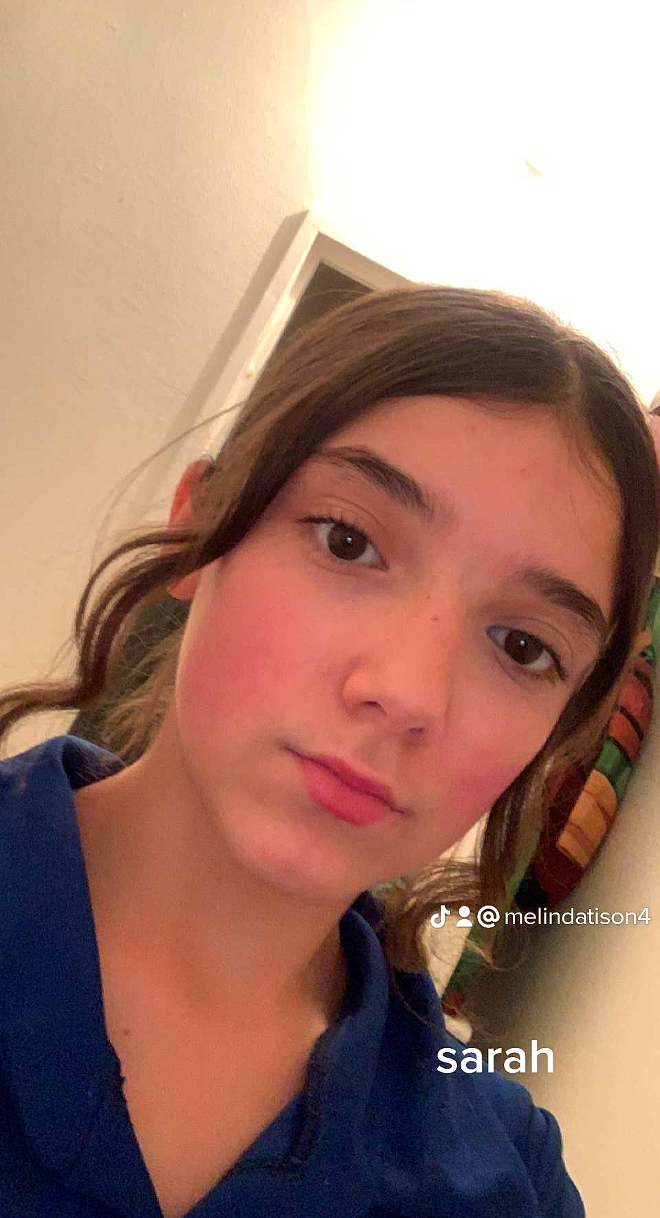 Sarah a rejoint le concours — aidez-le/la à gagner de superbes lots ! bangs, black_hair, brown_hair, cheek, electric_blue, eyelash, eyewear, fashion_accessory, flash_photography, forehead, hair_coloring, happy, jaw, jewellery, layered_hair, lip, nose, person, portrait_photography, selfie