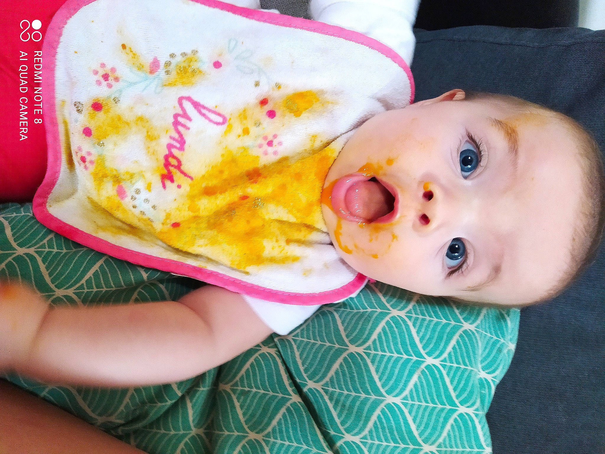 Iliana a rejoint le concours — aidez-le/la à gagner de superbes lots ! baby, baby_products, baby_safety, baby_toddler_clothing, cheek, child, happy, hat, linens, lip, pattern, person, pink, plaid, skin, sleeve, surprise, sweetness, tableware, tartan