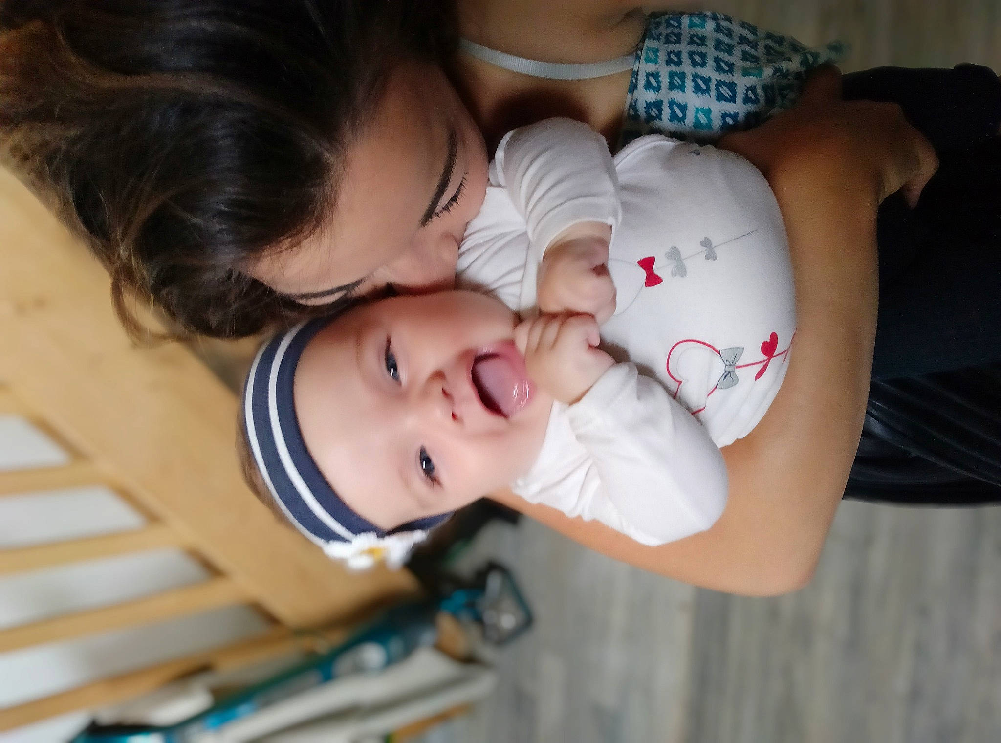Iliana participe au concours pour gagner de l'argent avec cette photo : baby, baby_toddler_clothing, cheek, child, comfort, elbow, eyelash, facial_expression, fun, happy, hat, headwear, lip, mouth, nose, person, sitting, skin, smile, t_shirt