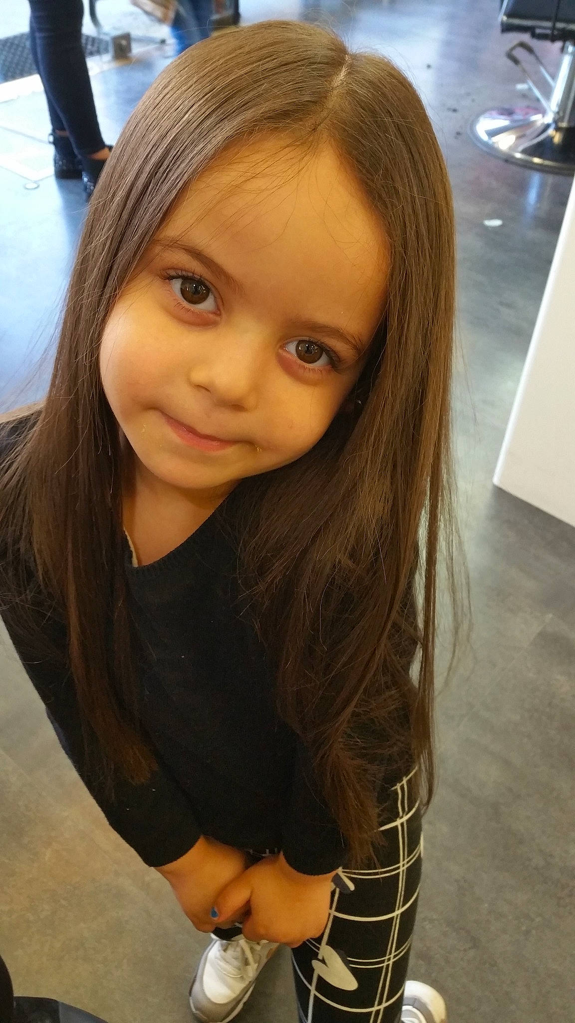 Inaya a rejoint le concours — aidez-le/la à gagner de superbes lots ! beauty, black_hair, blond, brown_hair, child_model, eyebrow, face, fawn, forehead, hair, hair_coloring, hairstyle, layered_hair, lip, long_hair, nose, person, photography, selfie, smile