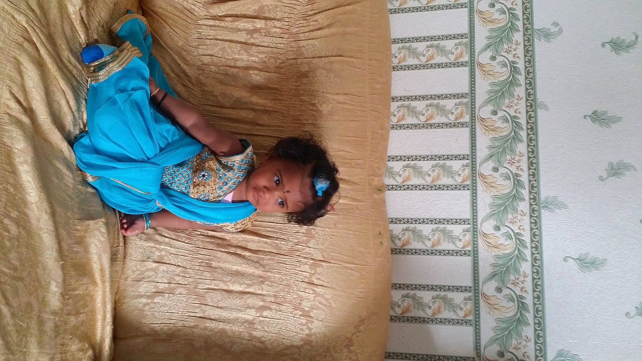 Athira participe au concours pour gagner de l'argent avec cette photo : child, person