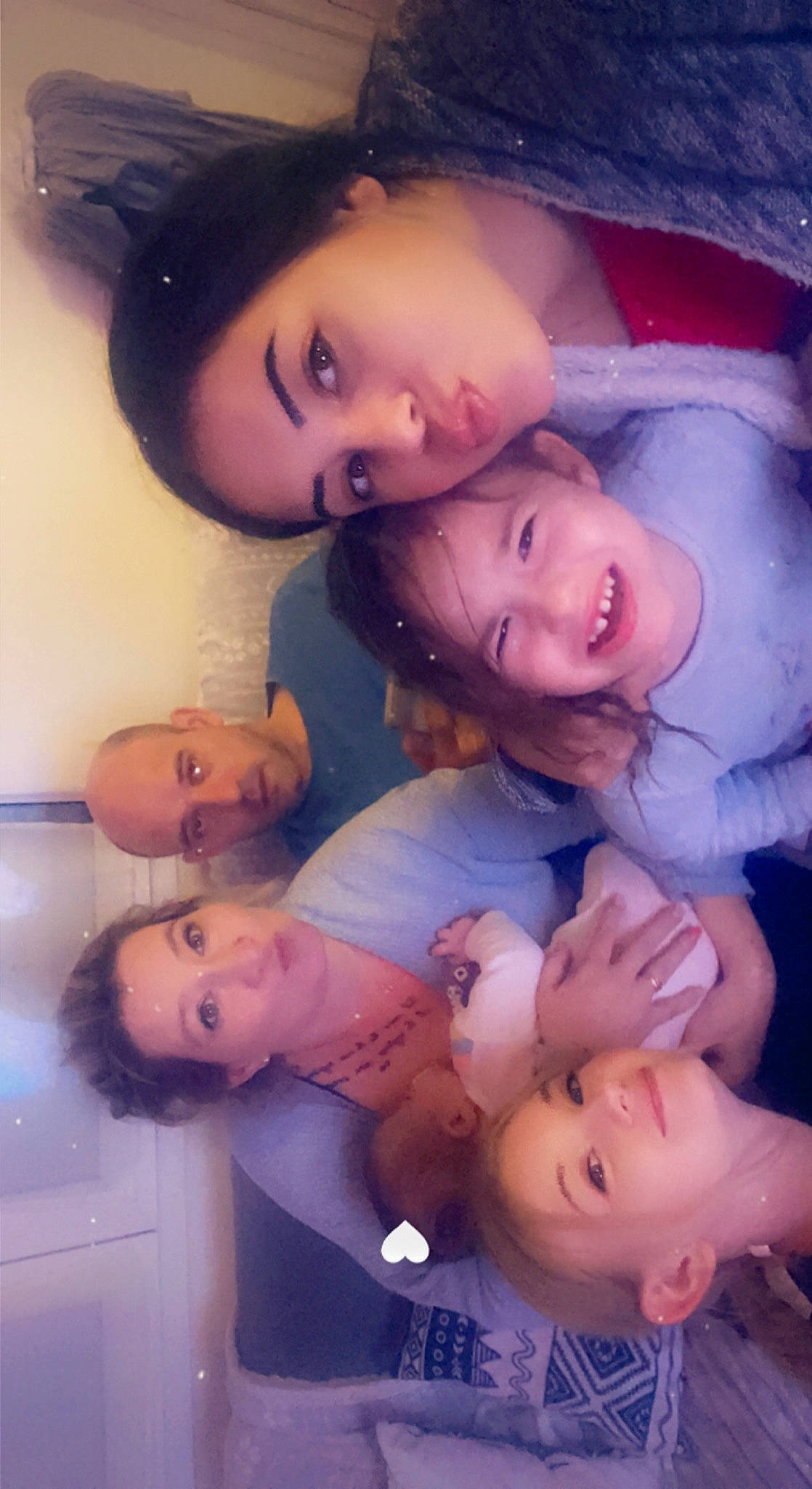 Nina a rejoint le concours — aidez-le/la à gagner de superbes lots ! arm, cheek, chin, eyebrow, face, forehead, hairstyle, happy, head, iris, joint, joy, lip, mouth, muscle, nose, organ, person, product, skin