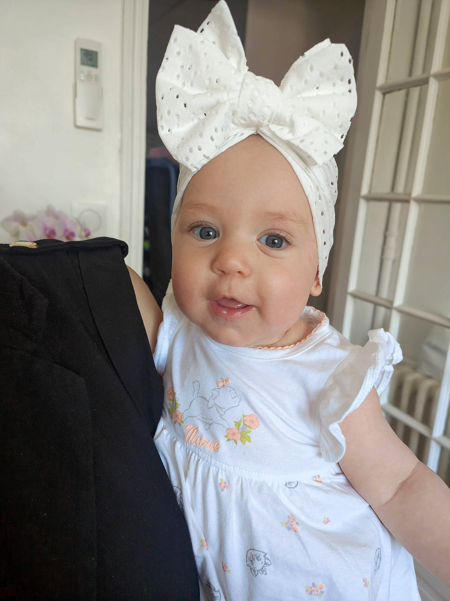 Milana a rejoint le concours — aidez-le/la à gagner de superbes lots ! baby, baby_toddler_clothing, bridal_accessory, child, costume, costume_hat, crown, embellishment, event, fashion_accessory, fun, hair_accessory, hairstyle, happy, headband, headgear, headpiece, headwear, person, pink