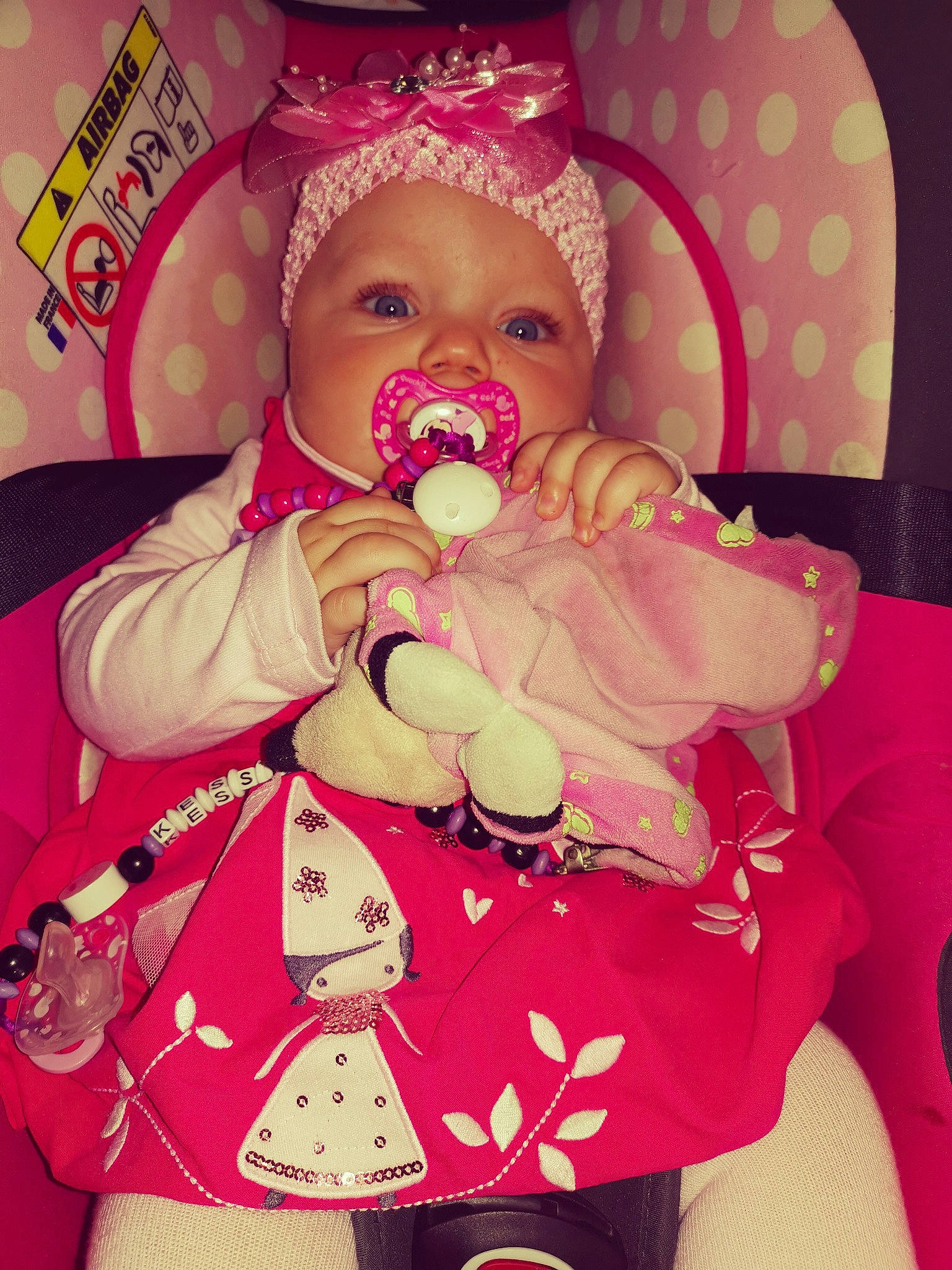 Késsy a rejoint le concours — aidez-le/la à gagner de superbes lots ! baby, cheek, child, magenta, pink, toddler