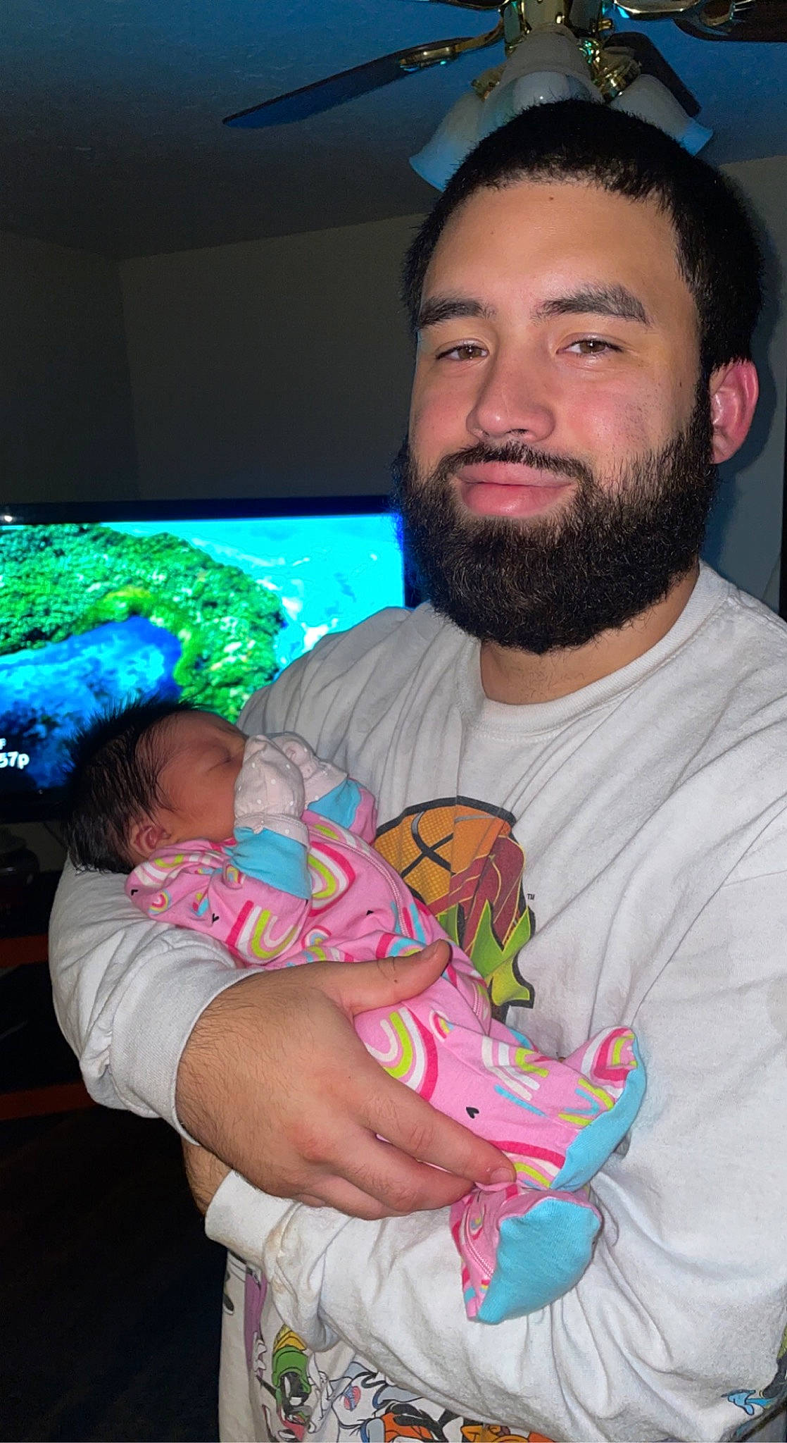 Alizae is registered to the contest to win money with this photo: azure, baby, beard, black, blue, cheek, eye, facial_expression, fun, happy, head, human, human_body, joy, mouth, muscle, organ, person, skin, smile