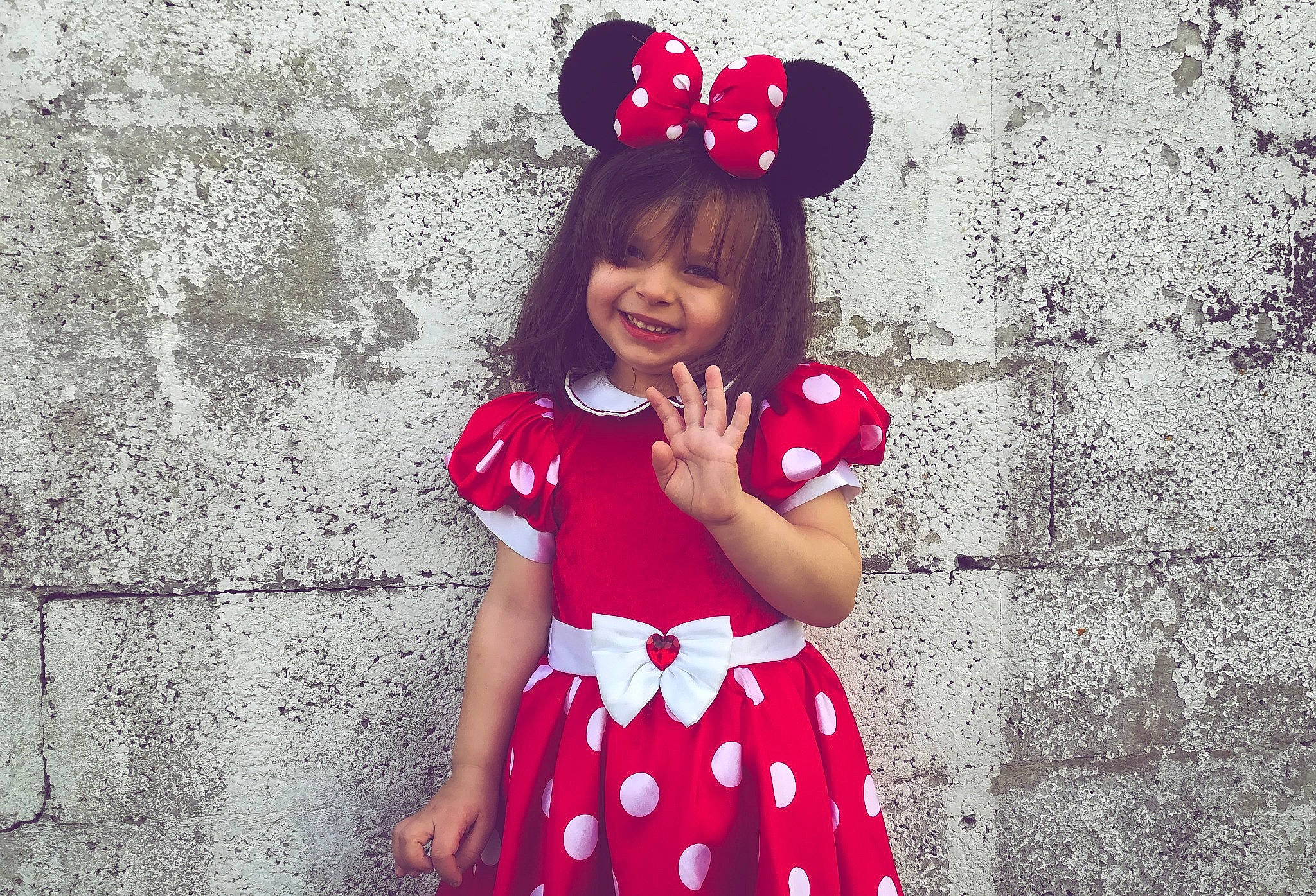 Emy a rejoint le concours — aidez-le/la à gagner de superbes lots ! child, clothing, costume, design, facial_expression, fun, girl, happiness, joy, pattern, person, pink, polka_dot, product, red, skin, smile, toddler