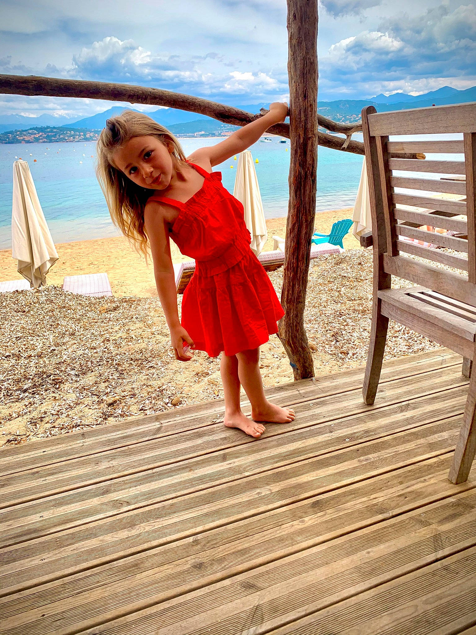 Kendall participe au concours pour gagner de l'argent avec cette photo : beach, cloud, dress, fashion_design, flash_photography, fun, happy, hardwood, human_leg, landscape, leisure, people_in_nature, person, sky, summer, sunlight, thigh, travel, waist, water