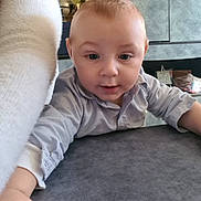 Naël a rejoint le concours — aidez-le/la à gagner de superbes lots ! baby, clothing, couch, cushion, face, furniture, happy, head, homedecor, indoors, newborn, pants, person, photography, portrait, selfie, shirt, sitting, smile, t_shirt