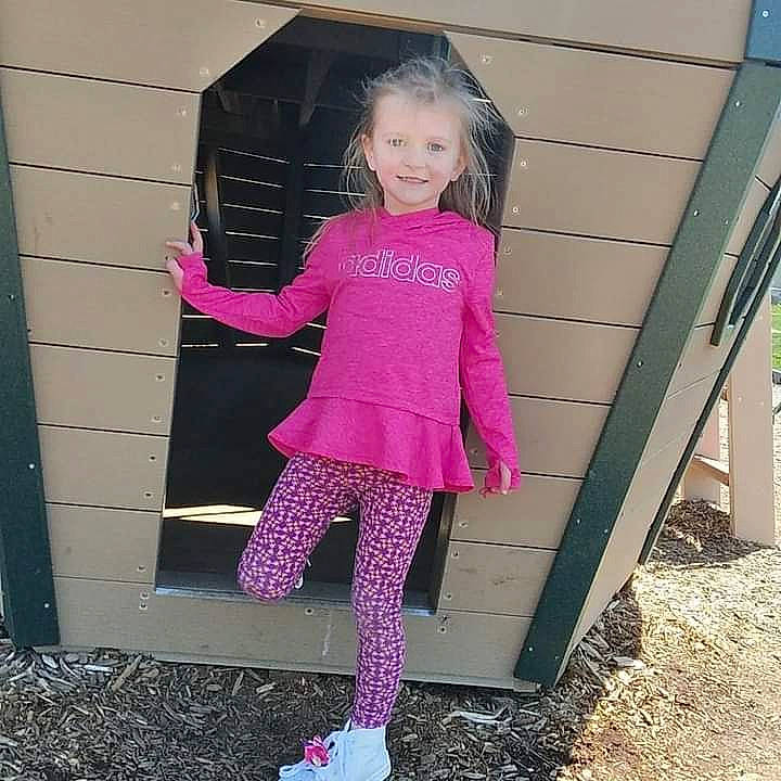 Emma is registered to the contest to win money with this photo: beauty, face, fun, happy, human_leg, joy, knee, leg, magenta, pattern, person, pink, purple, sleeve, smile, standing, street_fashion, t_shirt, thigh, tints_and_shades