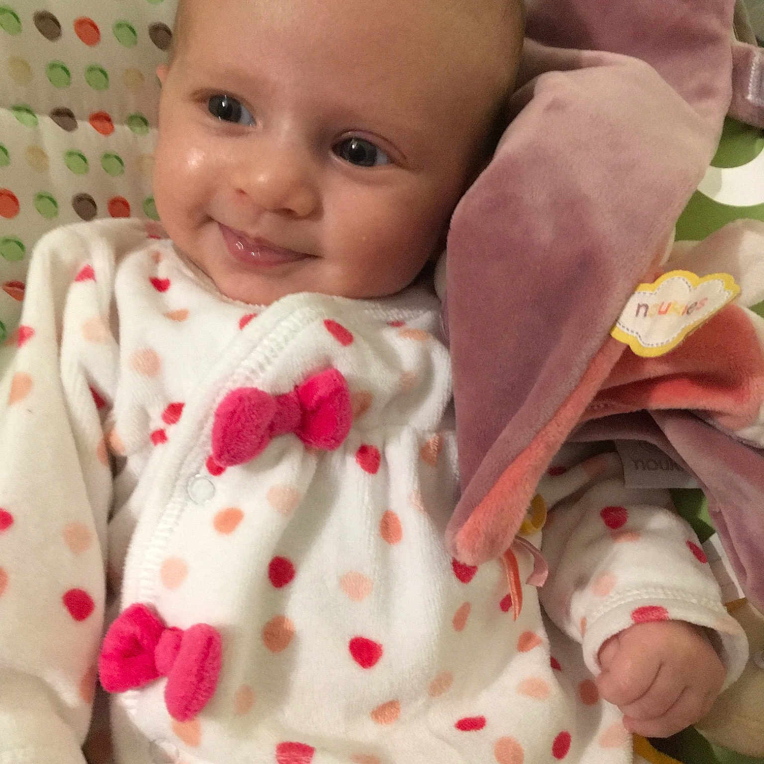 Jeanne a rejoint le concours — aidez-le/la à gagner de superbes lots ! baby_products, bedtime, cheek, child, day, girl, infant, iris, joy, nose, pattern, person, pink, product, skin, smile, textile, toddler