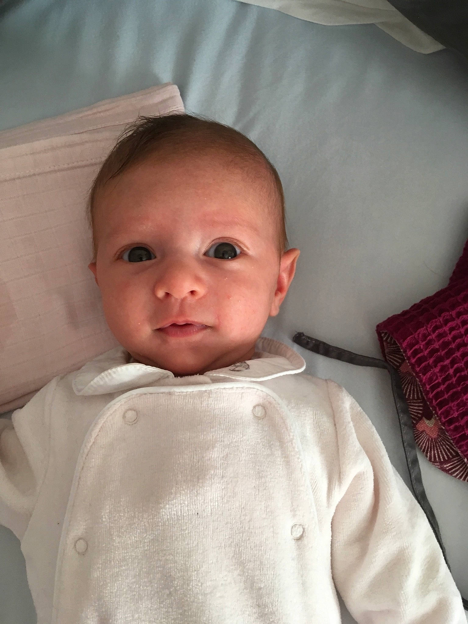 Jeanne a rejoint le concours — aidez-le/la à gagner de superbes lots ! cheek, child, ear, eye, face, forehead, girl, head, infant, lip, nose, person, product, skin, textile, toddler