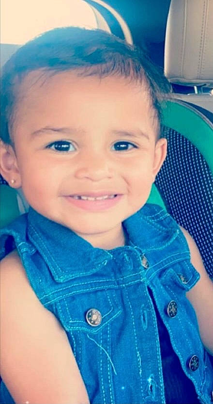 Gianna is registered to the contest to win money with this photo: arm, azure, blue, cheek, chin, eyebrow, eyelash, forehead, hairstyle, happy, iris, joy, lip, mouth, neck, nose, person, shoulder, skin, smile