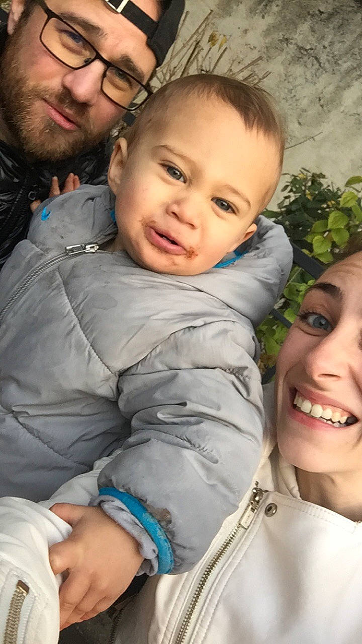 Emilio a rejoint le concours — aidez-le/la à gagner de superbes lots ! abdomen, child, daughter, day, family, father, fun, girl, happiness, headwear, infant, joy, mother, people, person, photography, portrait_photography, product, sibling, skin