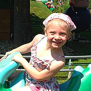 Emma-Leigh is registered to the contest to win money with this photo: