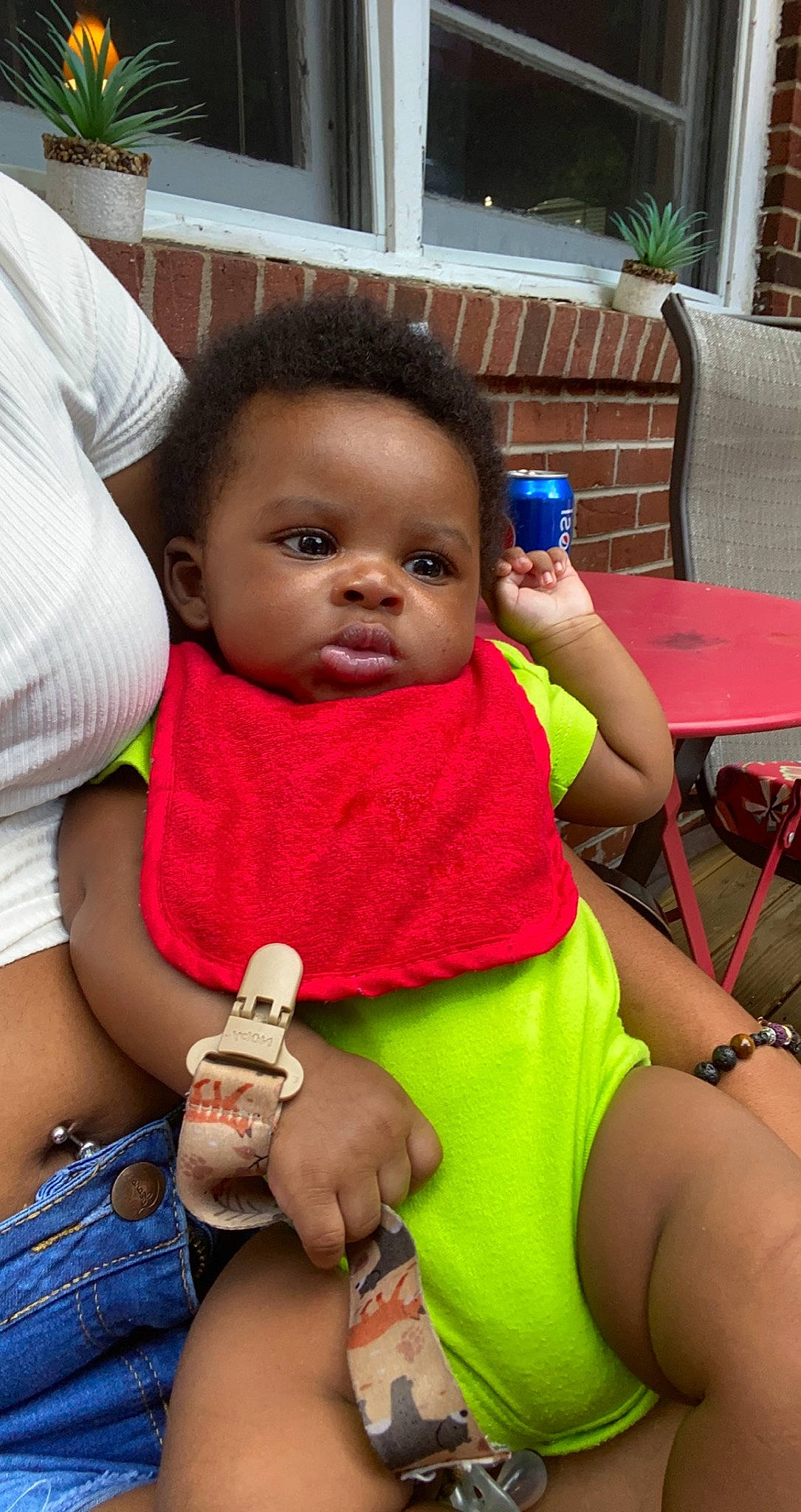 Jaxx is registered to the contest to win money with this photo: baby, baby_carriage, baby_toddler_clothing, chair, child, finger, fun, grass, happy, joint, leisure, mouth, nail, people, person, skin, summer, thigh, thumb, toddler