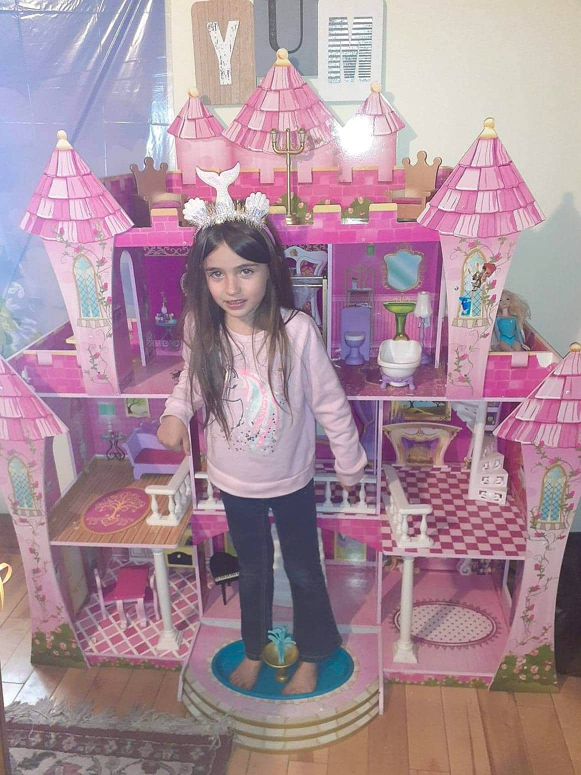Jasmine joined the competition — help win amazing prizes! barbie, doll, dollhouse, home, house, joy, person, pink, playset, room, souvenir, toy