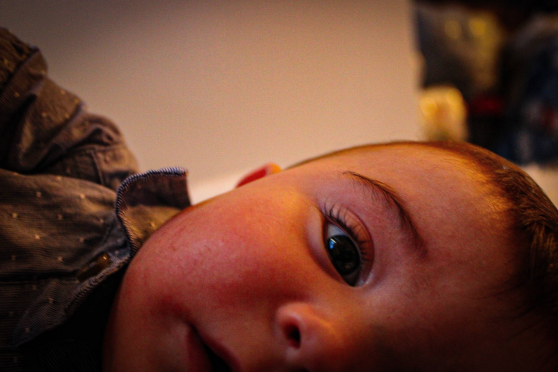 Declan is registered to the contest to win money with this photo: black_hair, cheek, ear, eye, eyebrow, eyelash, finger, flash_photography, forehead, gesture, happy, human_body, iris, jaw, lip, mouth, neck, nose, person, skin