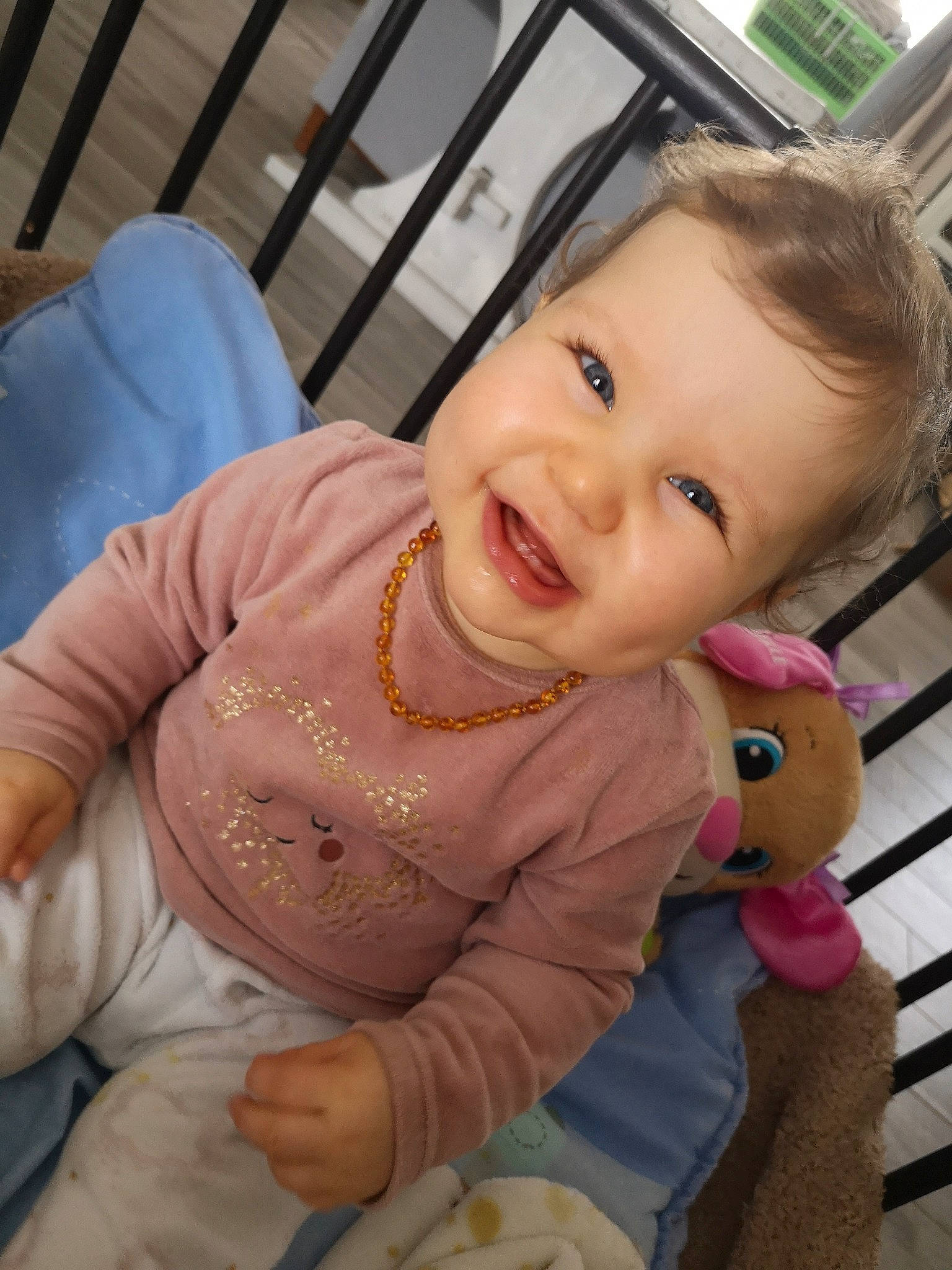 Amelya a rejoint le concours — aidez-le/la à gagner de superbes lots ! abdomen, baby, baby_products, baby_toddler_clothing, cheek, chest, chin, eye, face, fun, happy, iris, lip, mouth, nose, person, skin, sleeve, smile, toddler