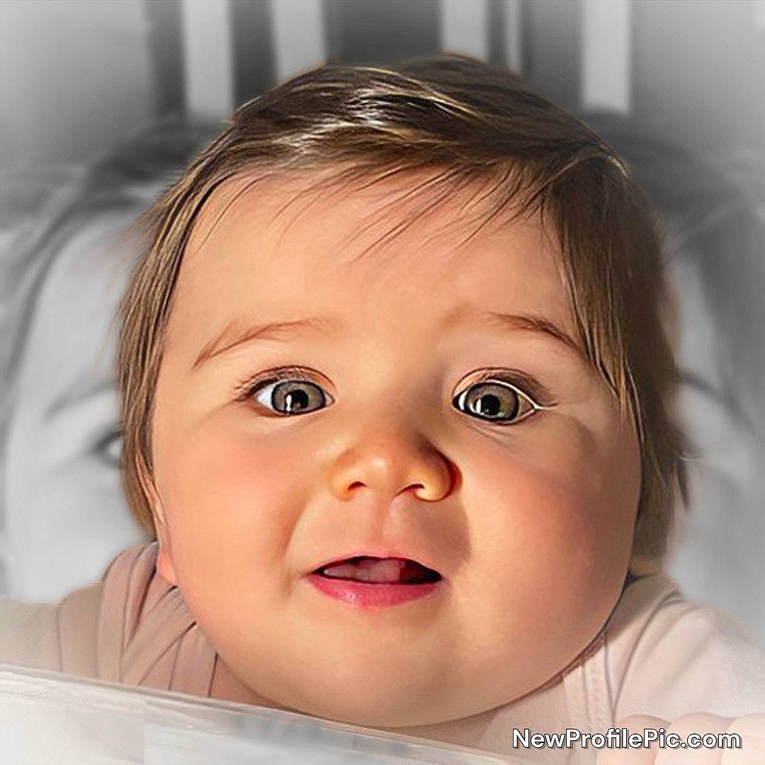 Rose a rejoint le concours — aidez-le/la à gagner de superbes lots ! baby, baby_toddler_clothing, cheek, child, chin, ear, eyebrow, eyelash, flash_photography, happy, iris, jaw, lip, no_expression, nose, person, portrait_photography, skin, smile, toddler