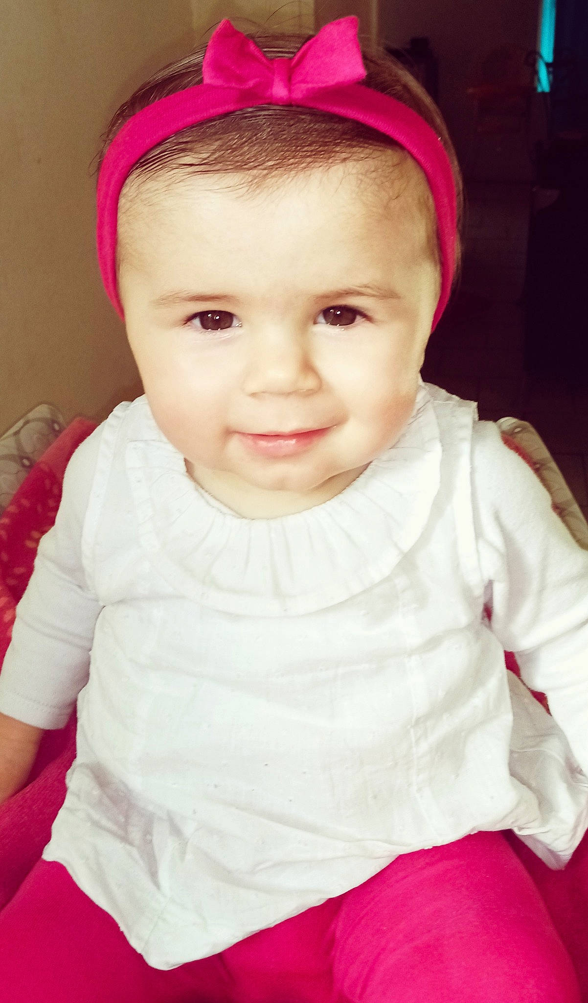 Nayla a rejoint le concours — aidez-le/la à gagner de superbes lots ! baby, beauty, cheek, child, chin, eye, eyebrow, face, facial_expression, forehead, hair_accessory, head, headband, headgear, joy, lip, nose, person, pink, skin