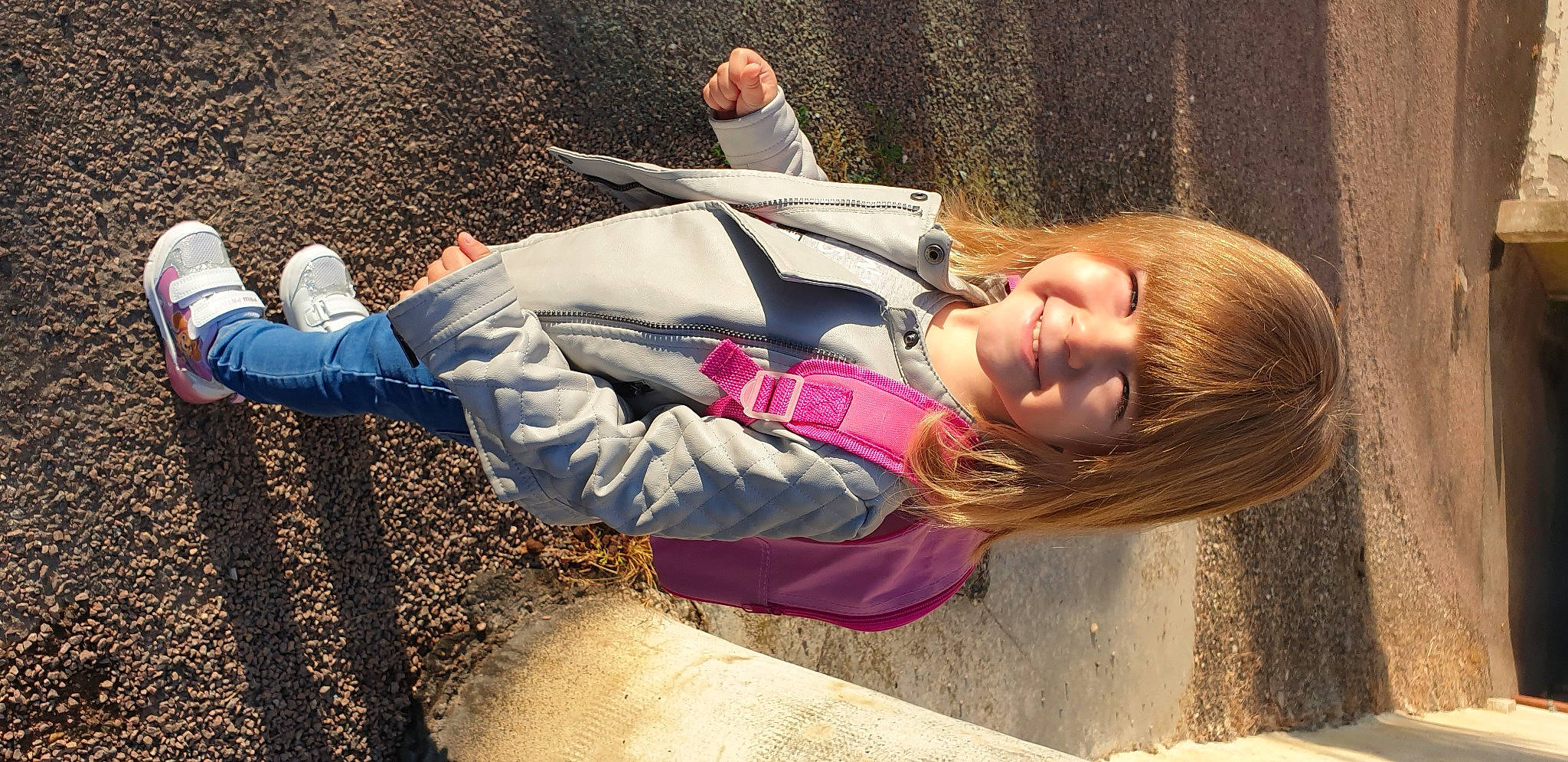 Louna participe au concours pour gagner de l'argent avec cette photo : child, joy, nap, person