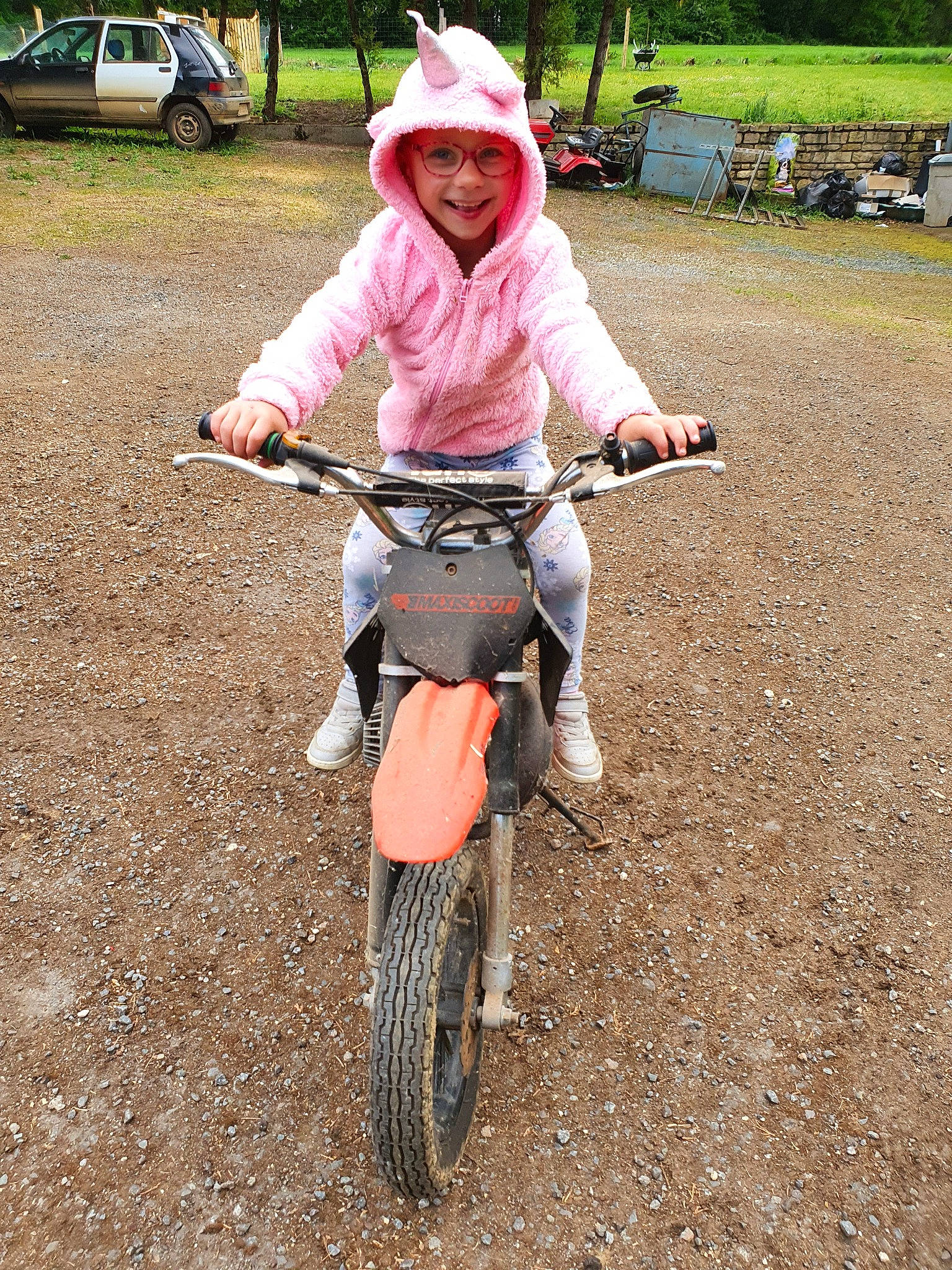 Anaelle a rejoint le concours — aidez-le/la à gagner de superbes lots ! adventure, auto_part, headwear, joy, landscape, motocross, motorcycle, motorcycling, mud, off_roading, person, racing, recreation, soil, vehicle