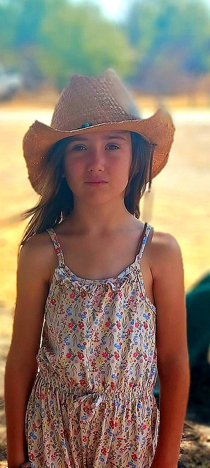 Jerzi is registered to the contest to win money with this photo: cool, facial_expression, fashion, flash_photography, hairstyle, happy, hat, headwear, human, light, lip, neck, people, people_in_nature, person, photograph, shoulder, skin, summer, sun_hat