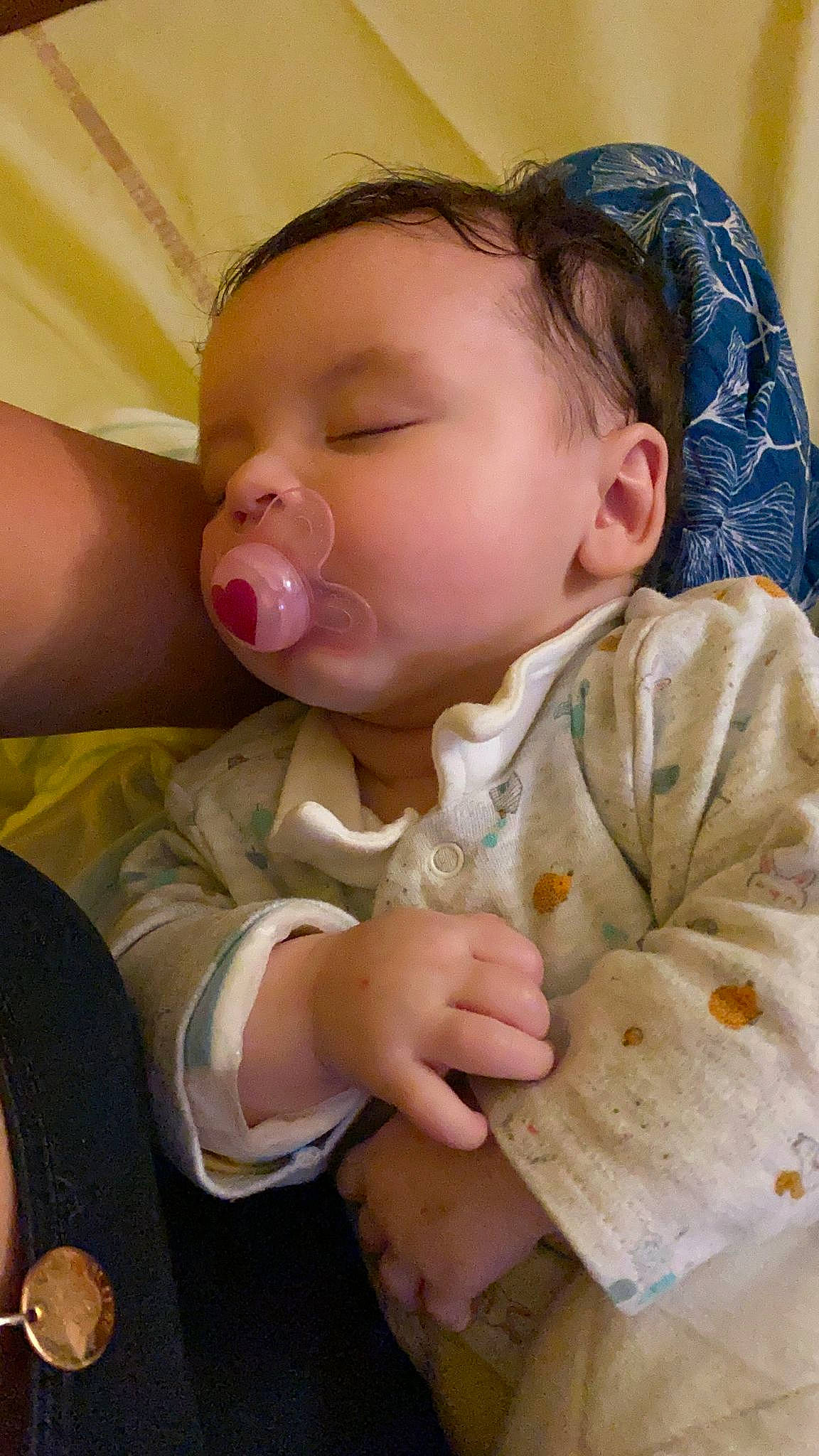 Nana a rejoint le concours — aidez-le/la à gagner de superbes lots ! arm, baby, baby_toddler_clothing, cheek, chin, comfort, ear, eyebrow, hairstyle, hand, head, human_body, iris, lip, mouth, neck, nose, person, skin, sleeve