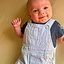Gabriel a rejoint le concours — aidez-le/la à gagner de superbes lots ! baby, background, blue_eyes, button, child, clothing, cute, face, happy, infant, overalls, person, portrait, short_hair, skin, sleeve, smile, standing, toddler, young_child